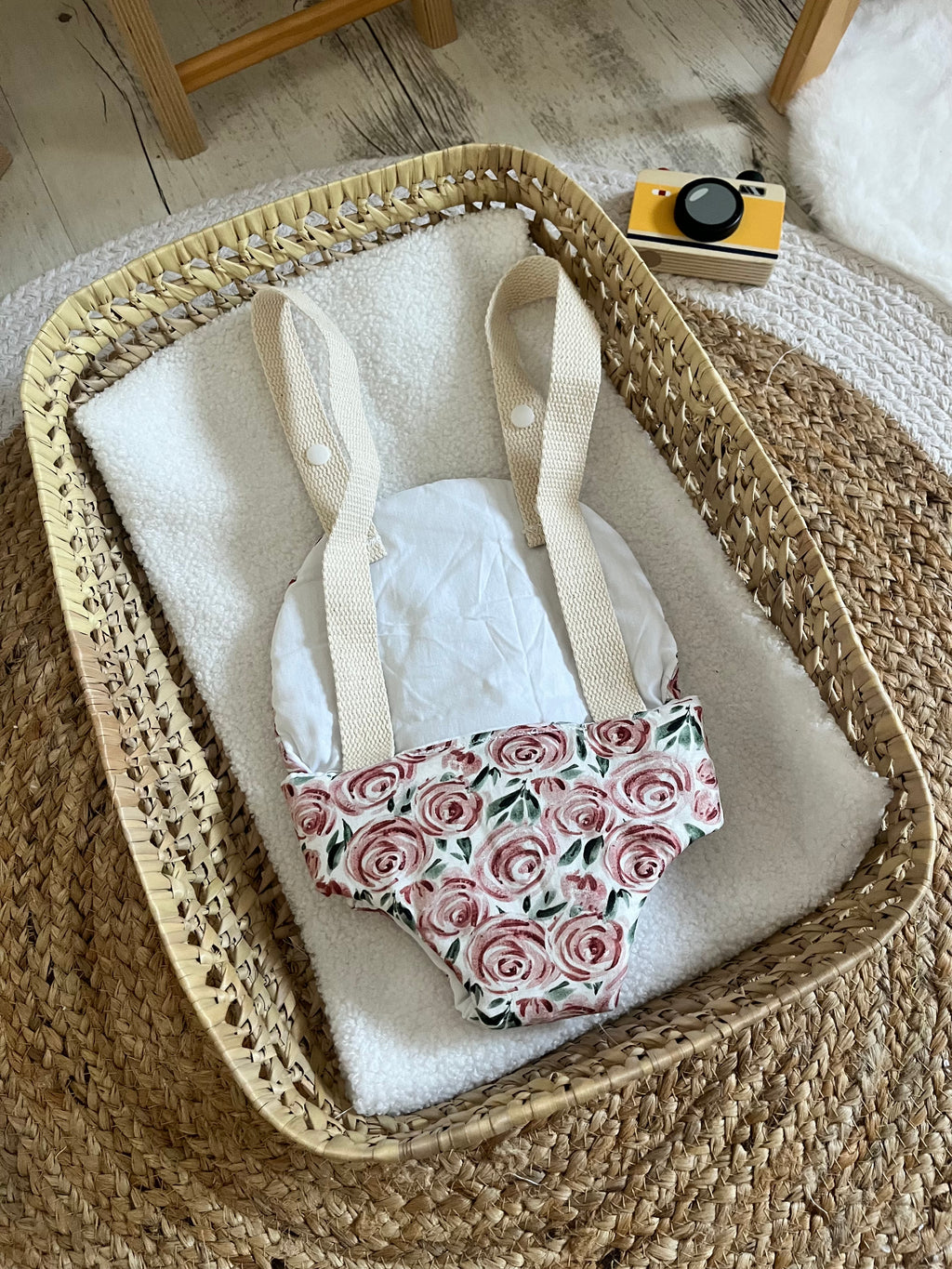 Porte bébé /poupée fleurie
