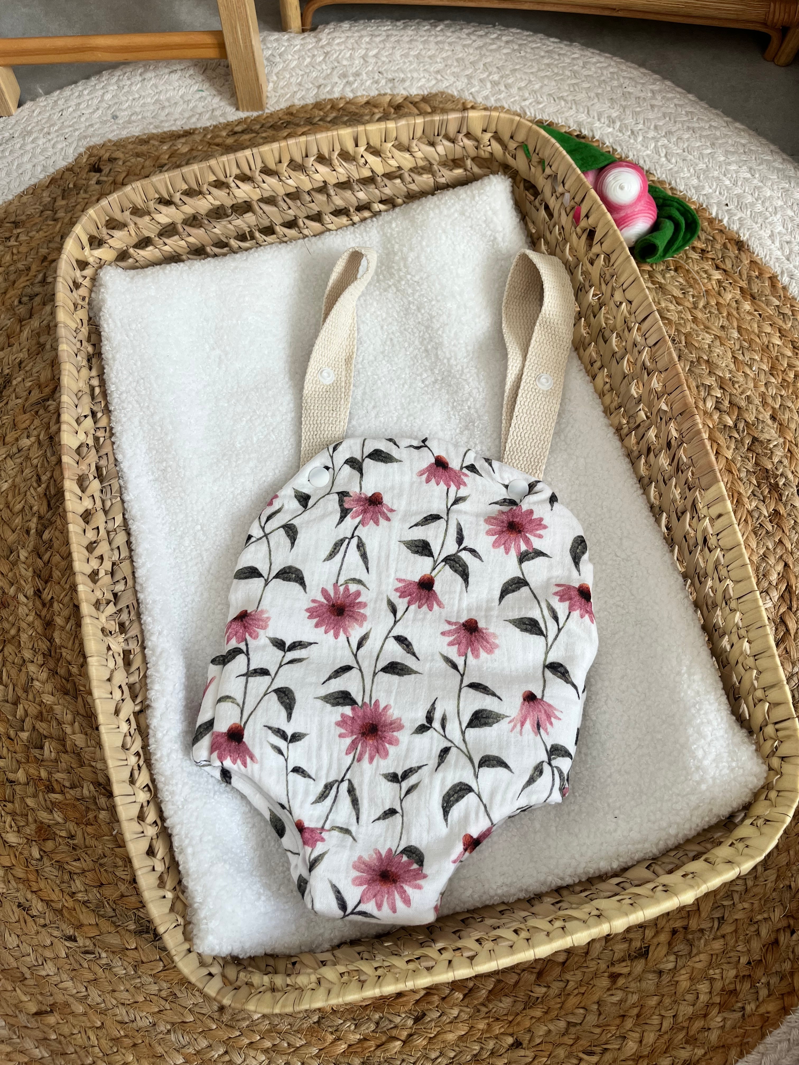 Porte bébé /poupée fleur