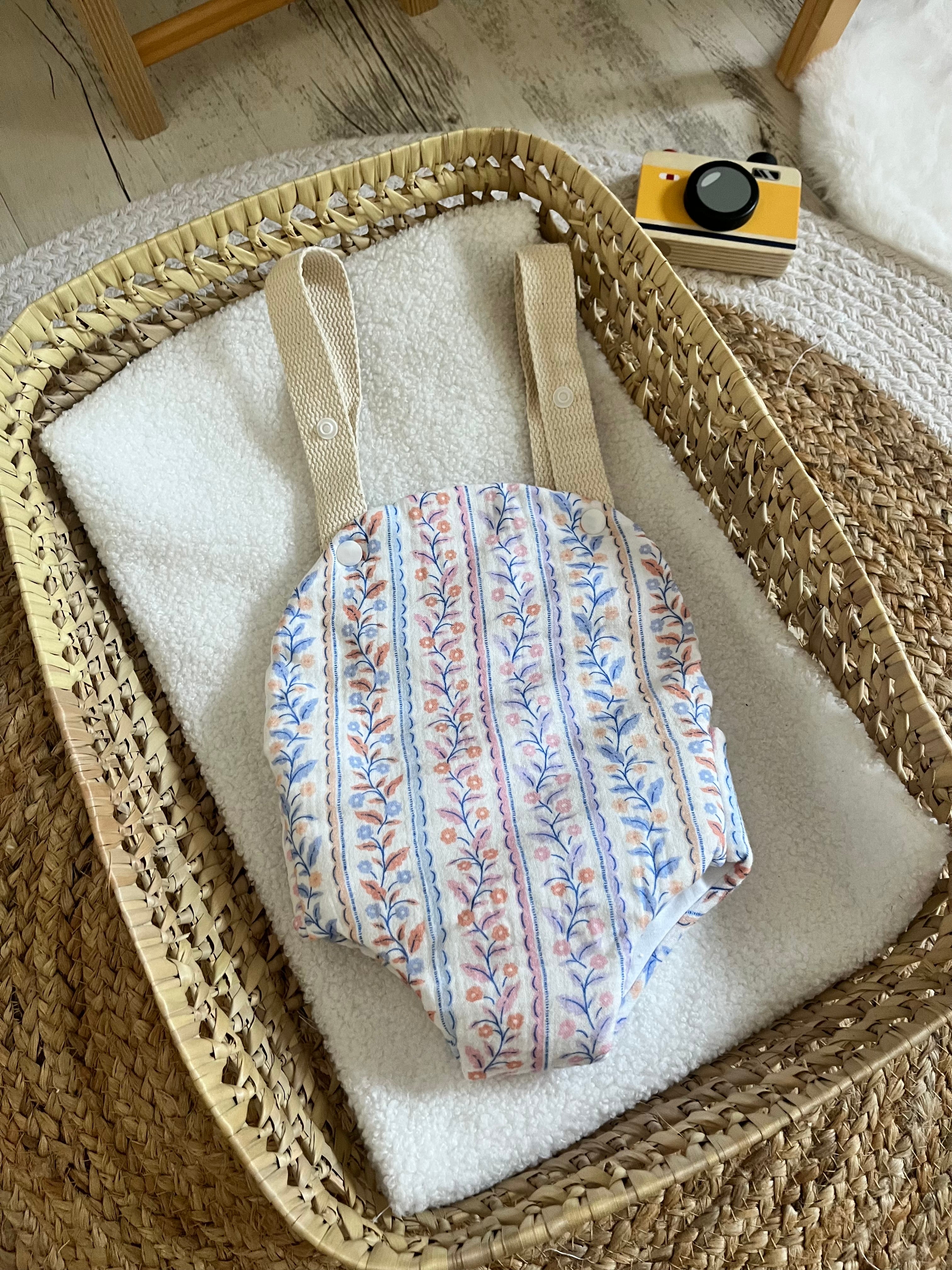 Porte bébé /poupée fleurie