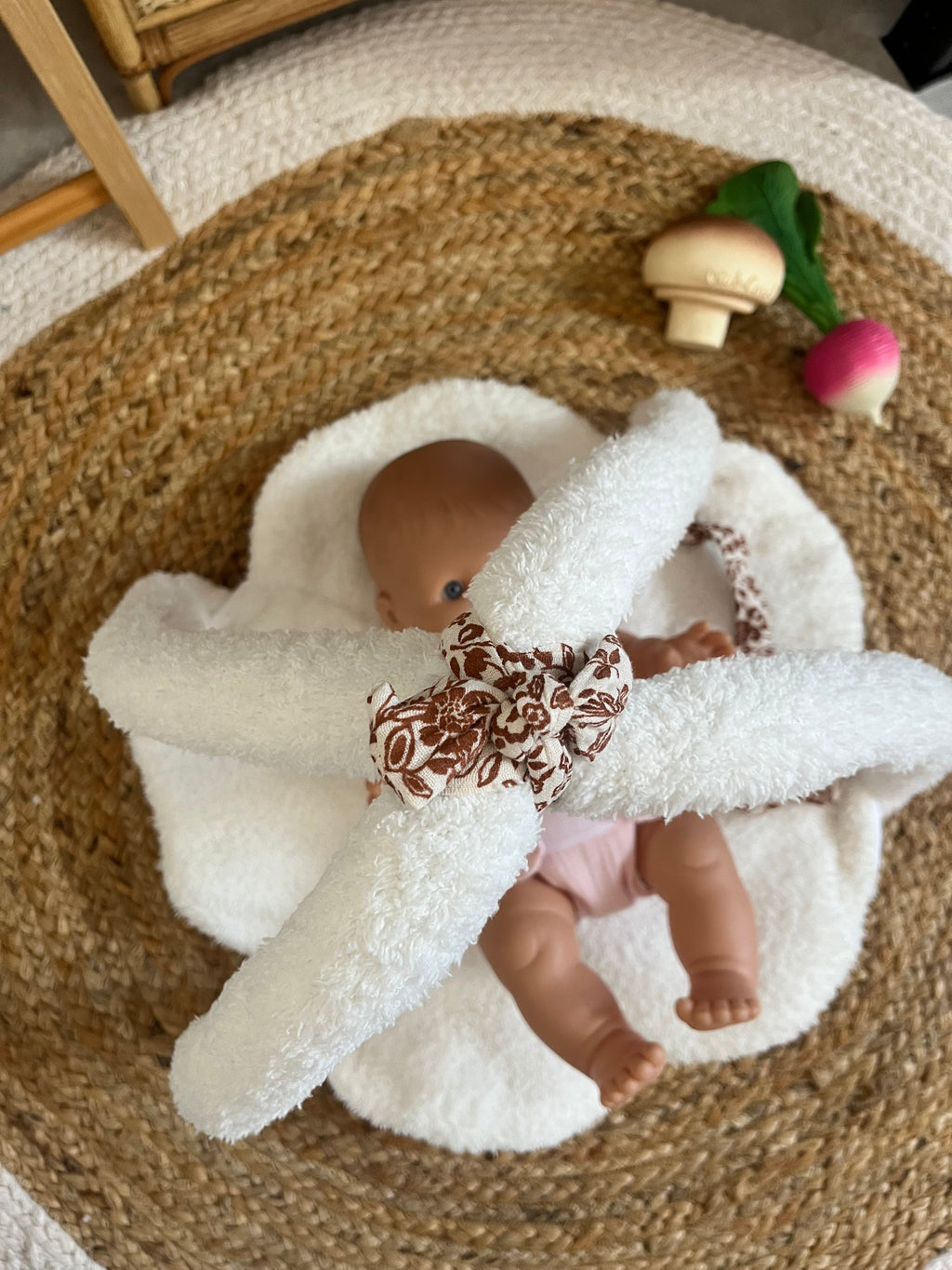 Tapis d’éveil poupée / poupon rose