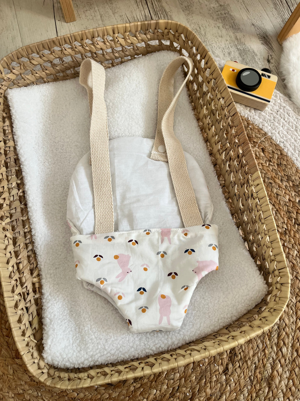 Porte bébé /poupée lapin rose