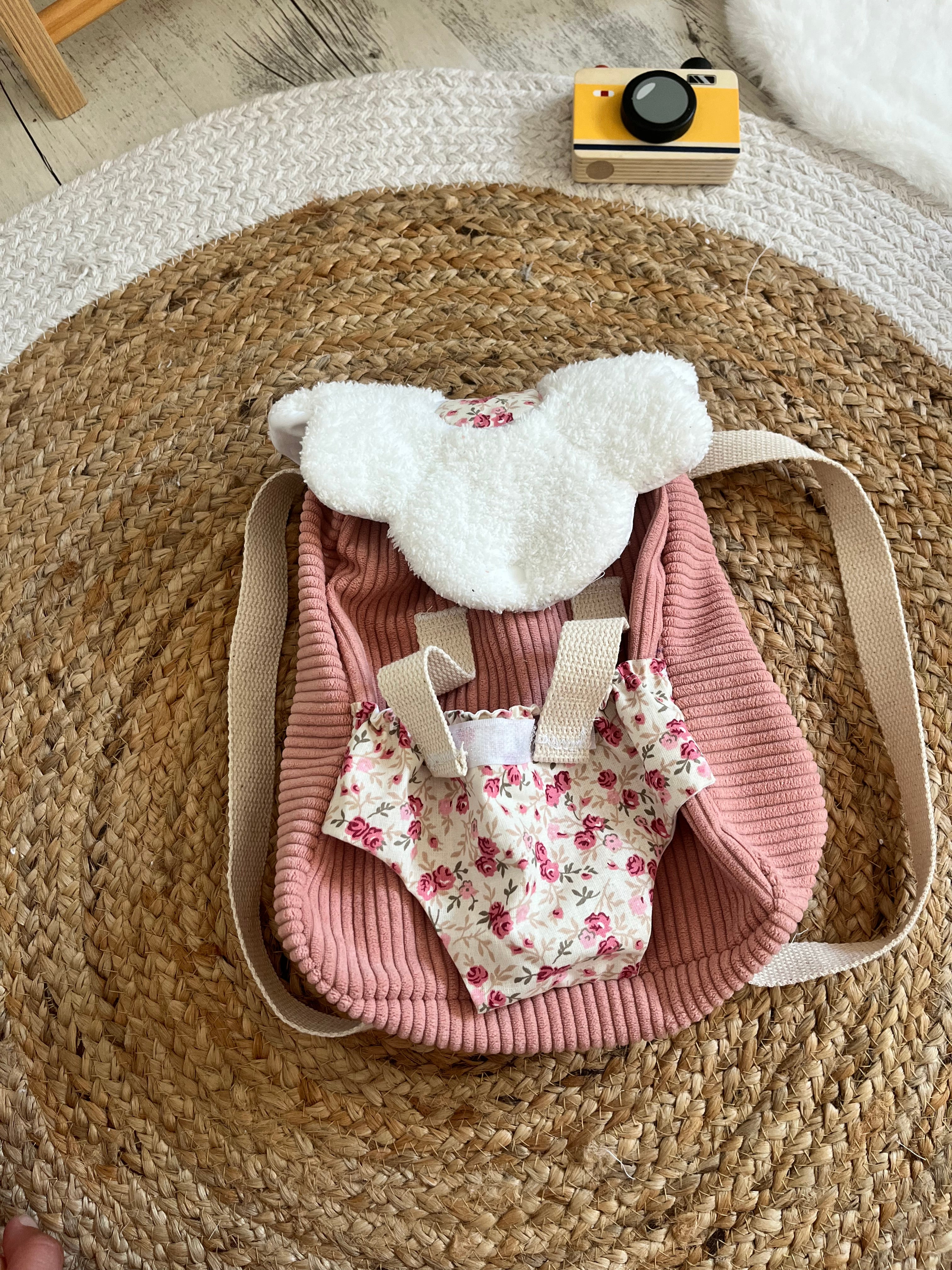 Sac à dos / porte  poupée fleurie