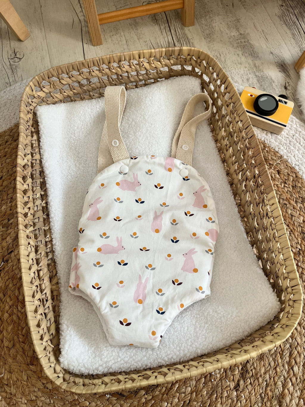 Porte bébé /poupée lapin rose