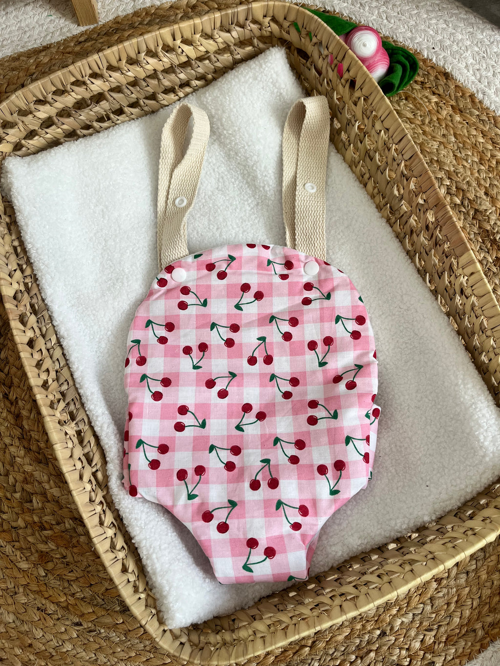 Porte bébé /poupée cerises 🍒
