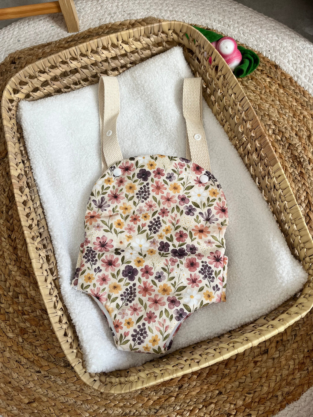 Porte bébé /poupée fleur