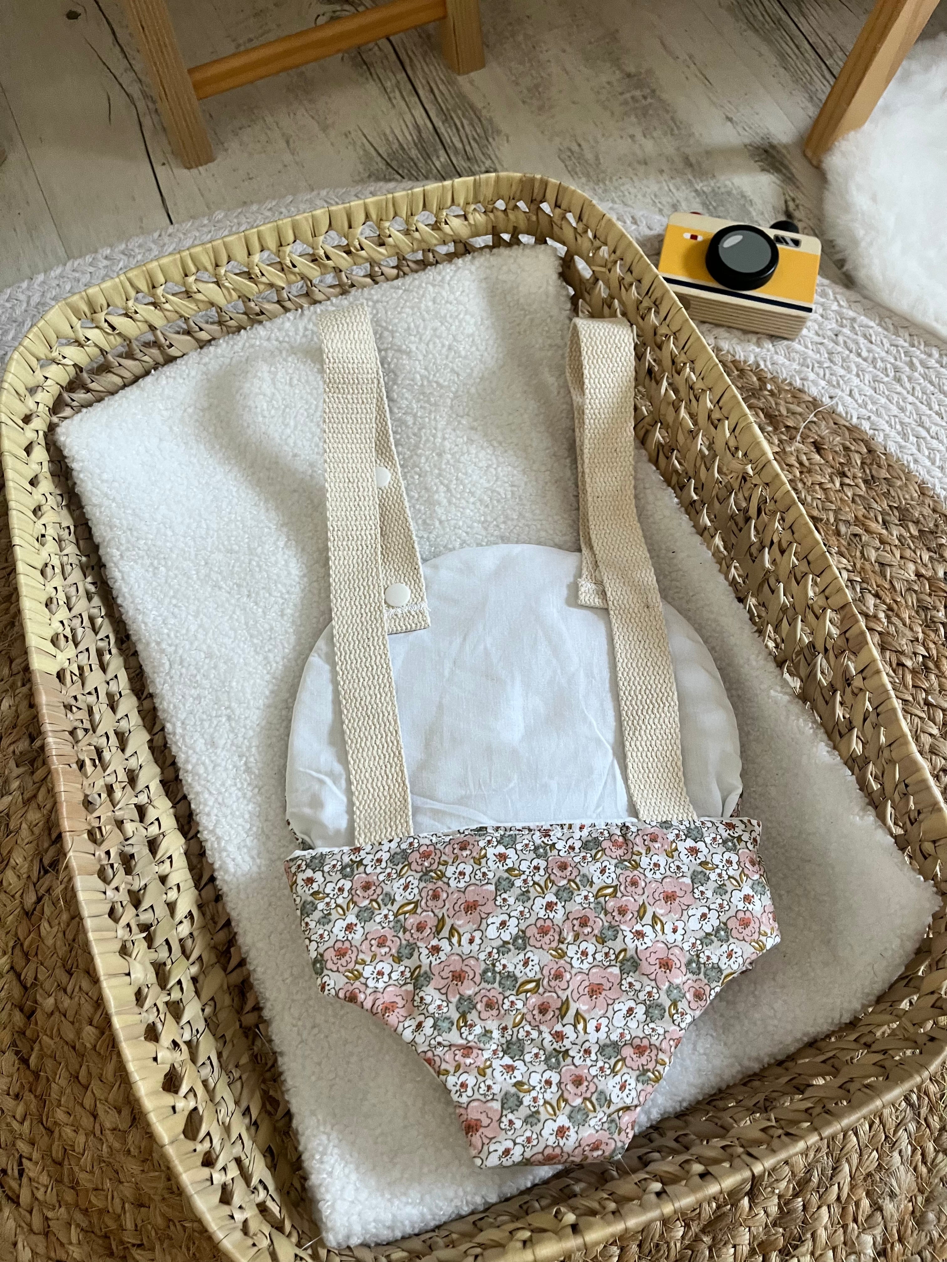Porte bébé /poupée fleurie