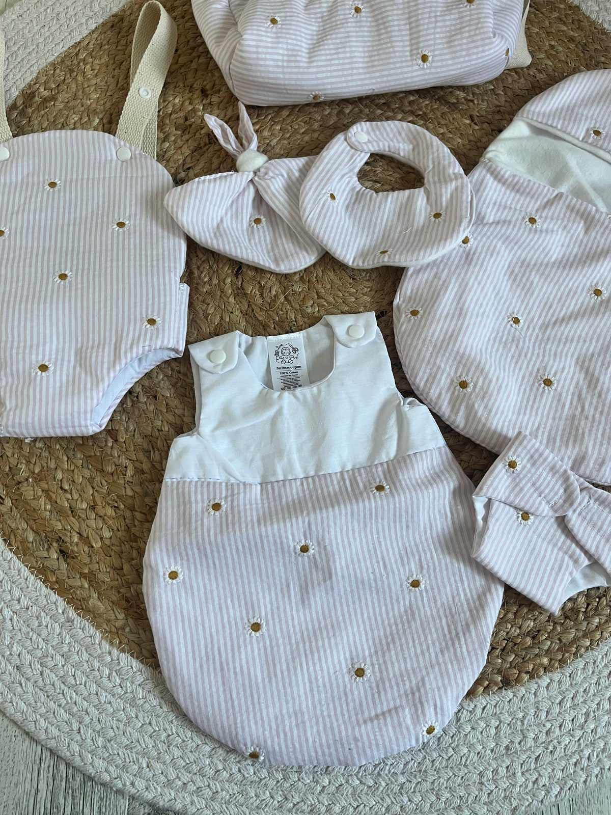 Ensemble complet poupée rose