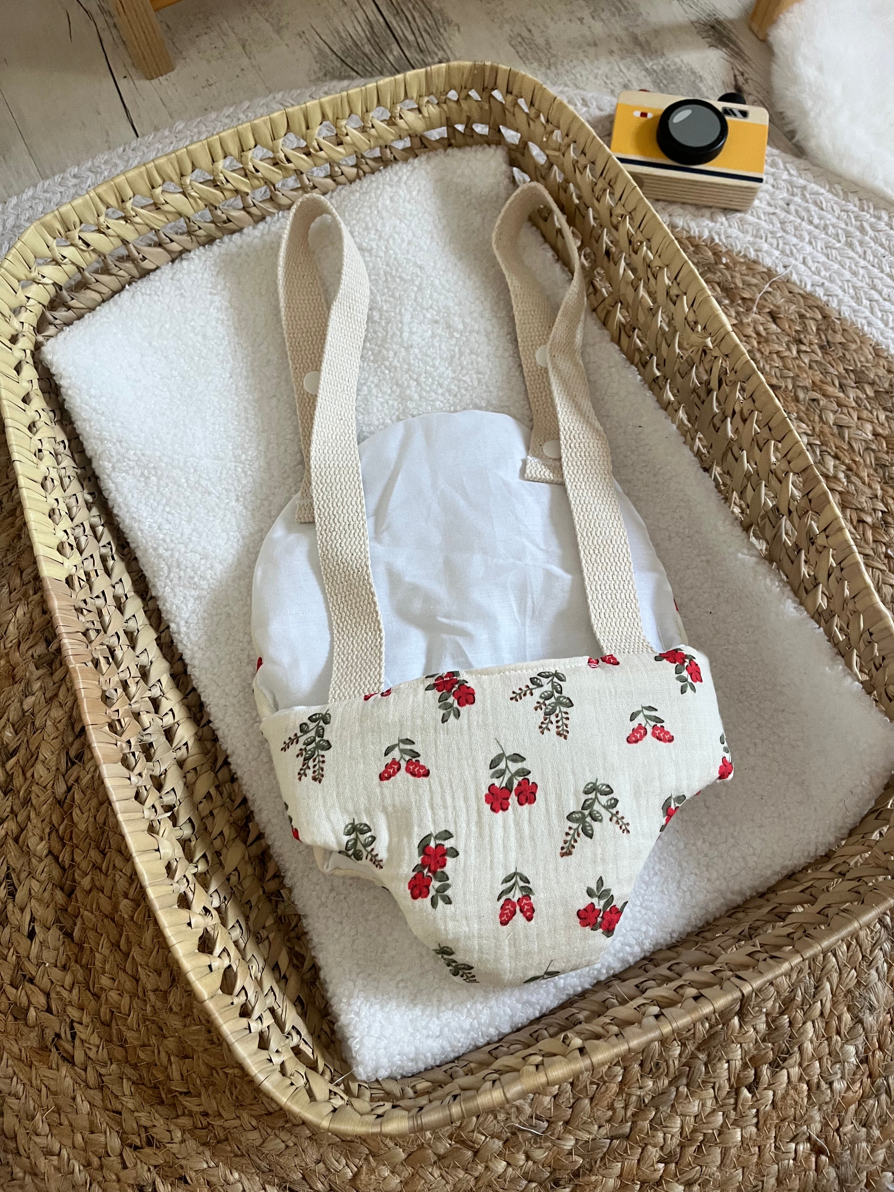 Porte bébé /poupée beige rouge