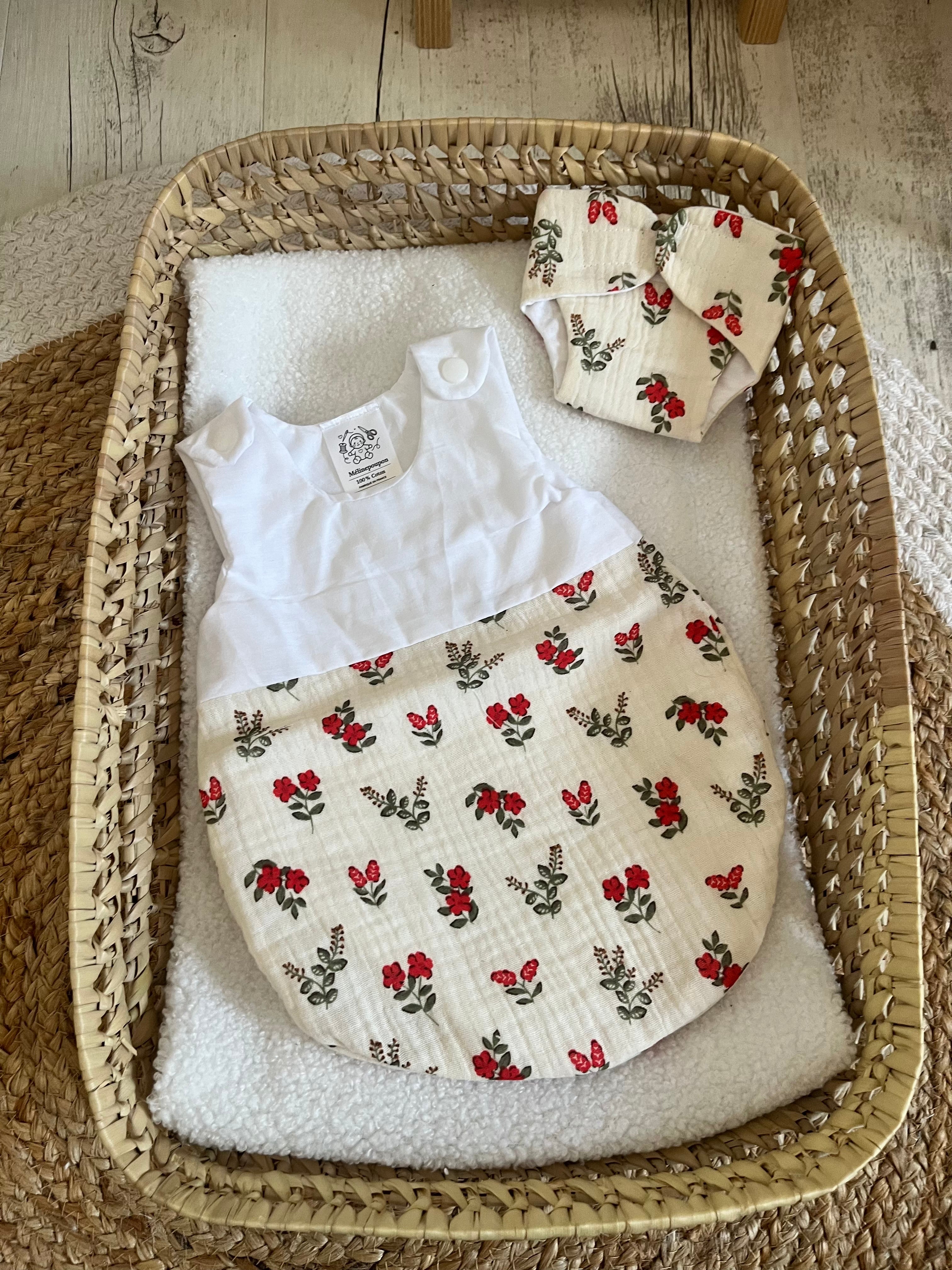 Gigoteuse + couche beige fleur rouge
