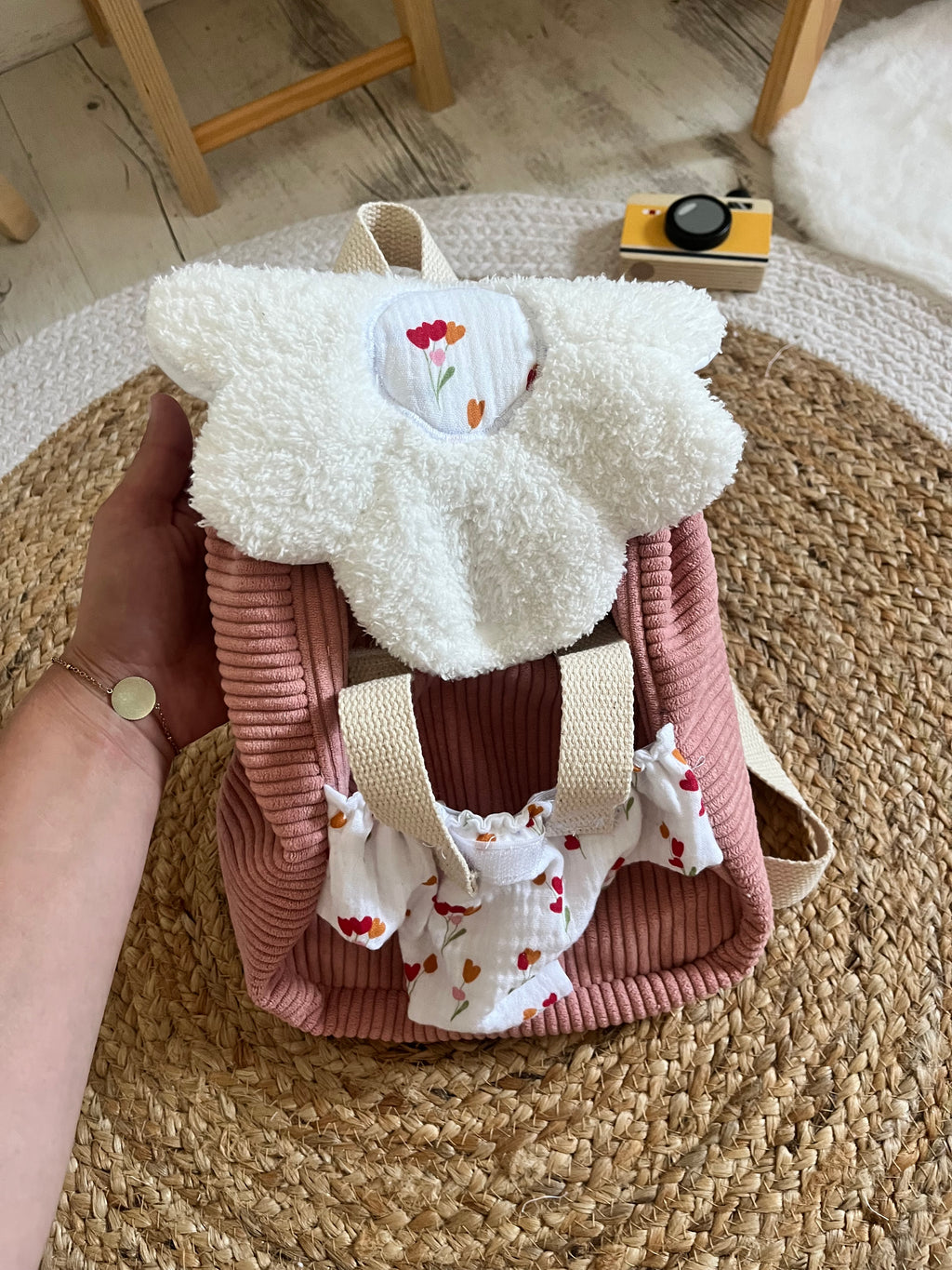 Sac à dos / porte poupée fleur