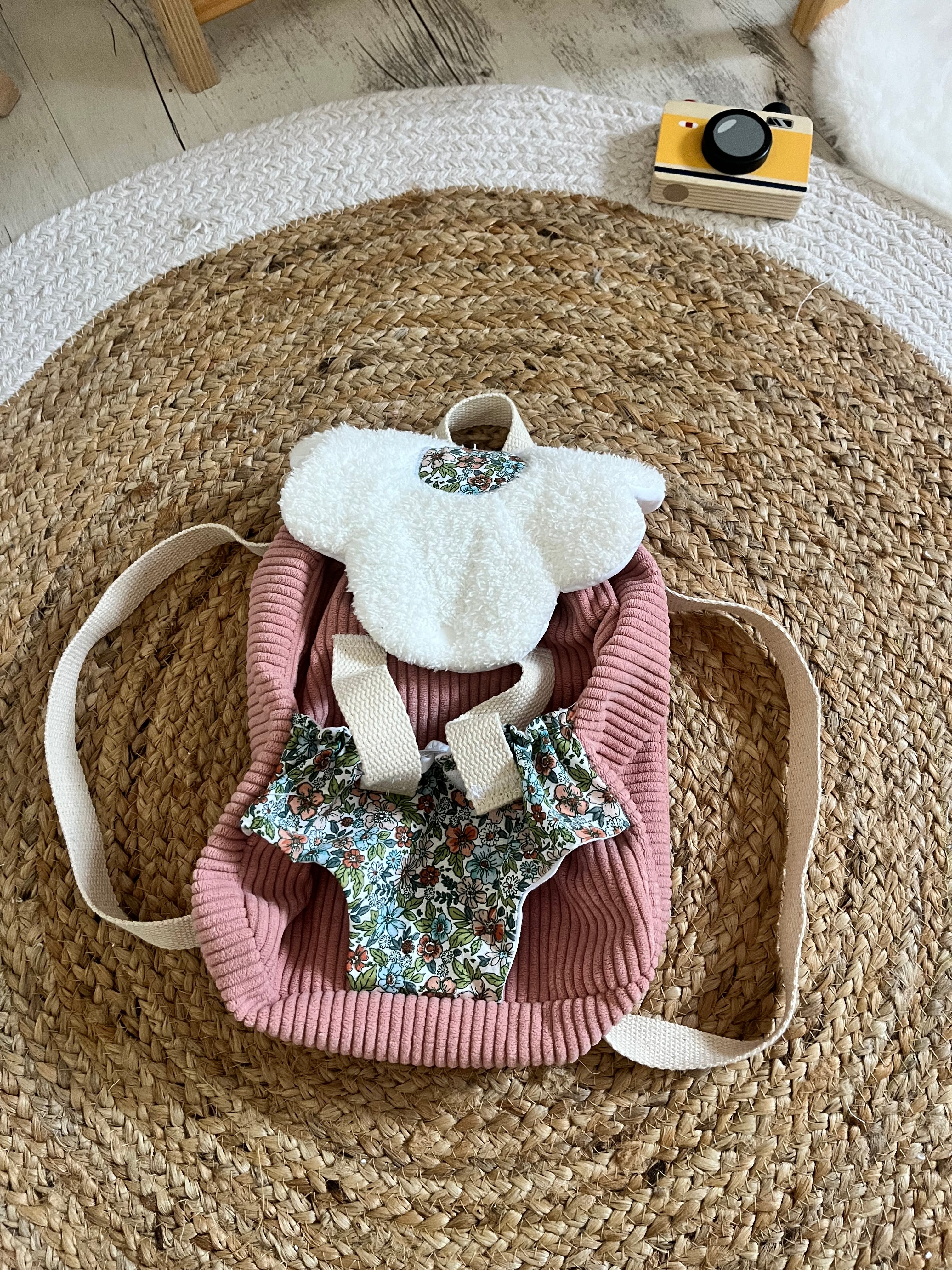 Sac à dos / porte poupée fleur vert