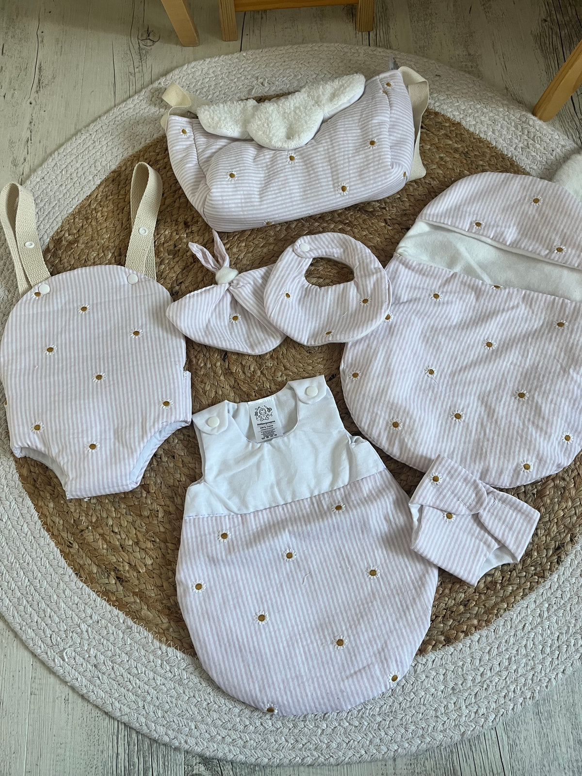 Ensemble complet poupée rose