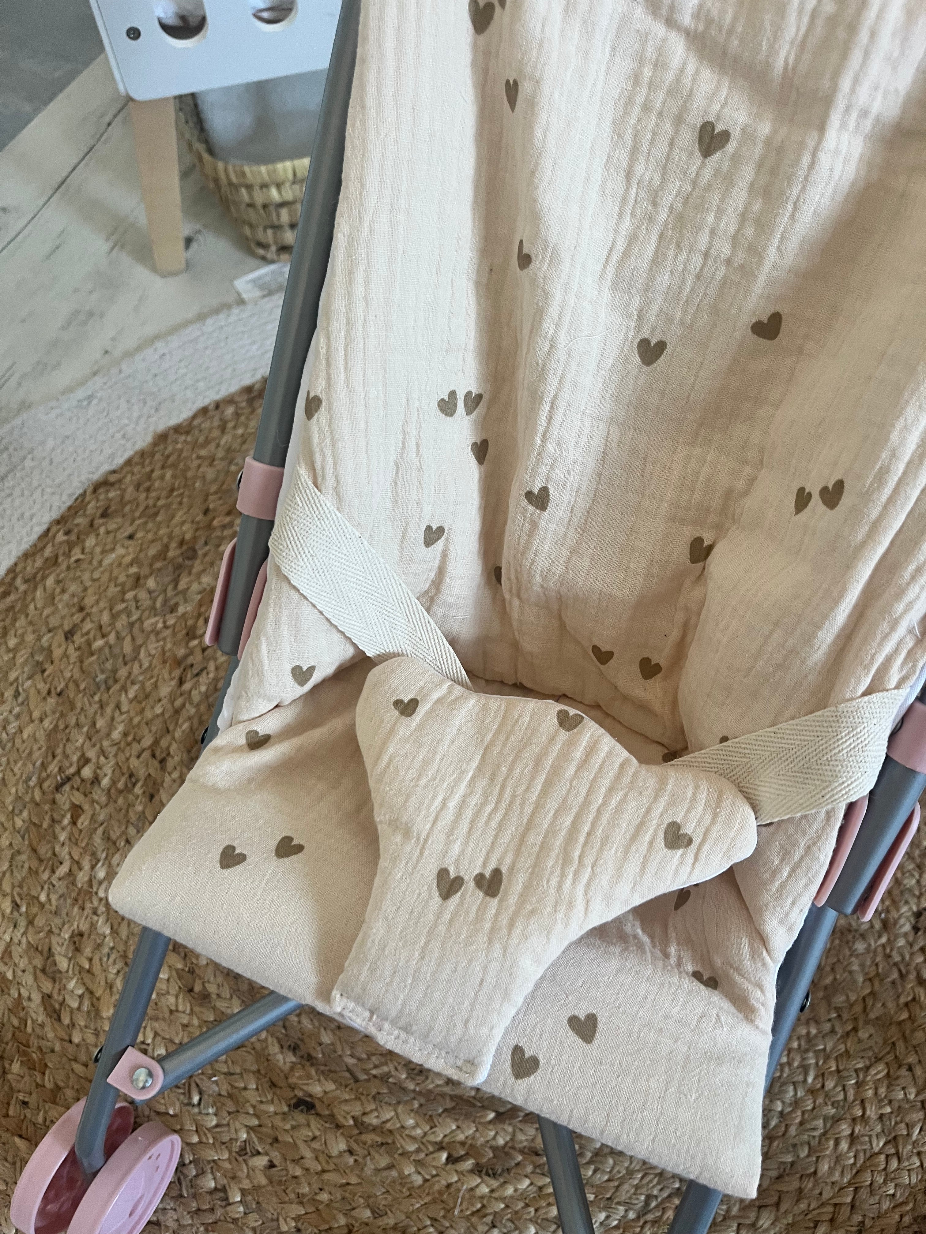 Housse poussette beige cœur