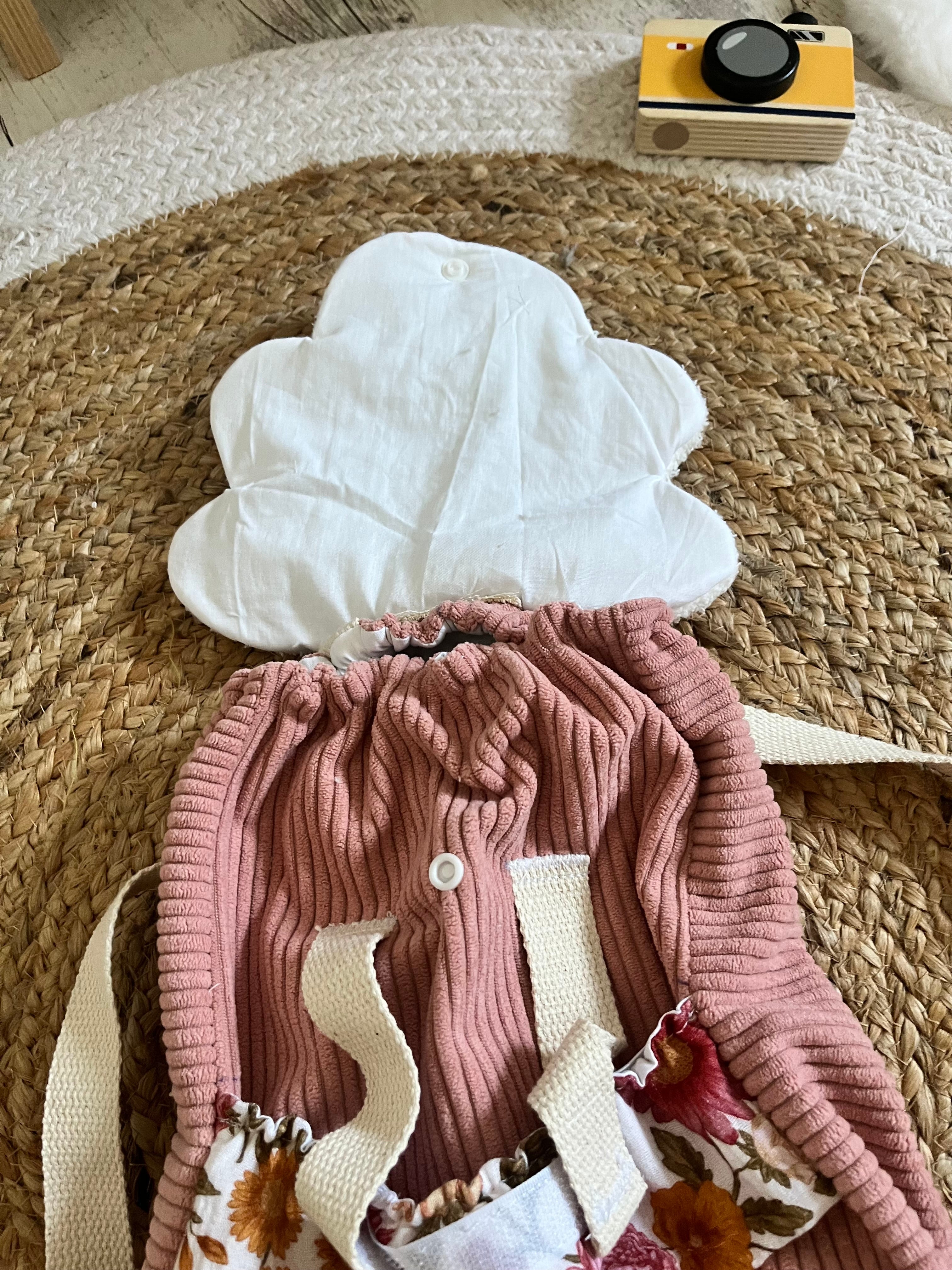 Sac à dos / porte poupée fleur