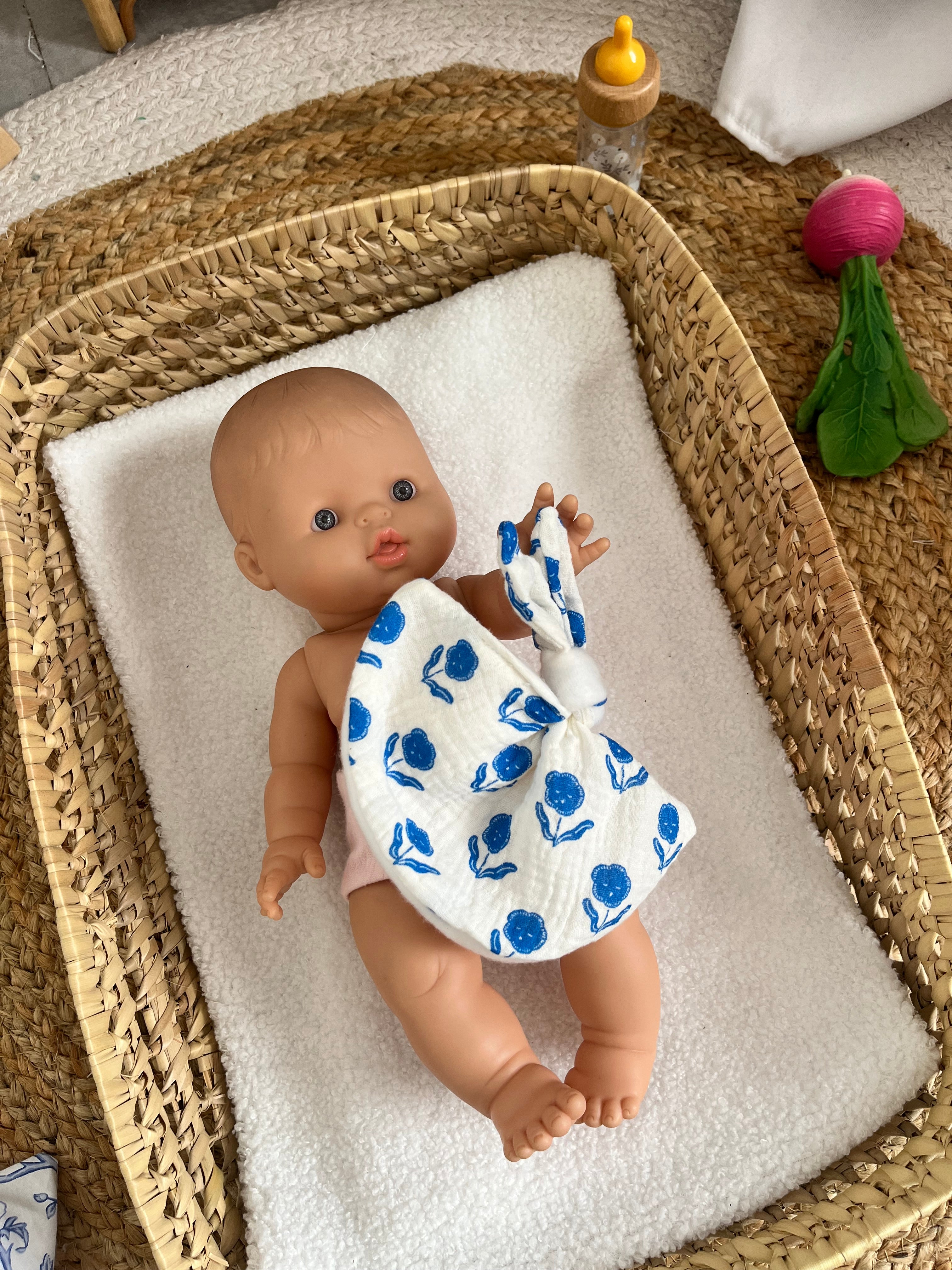 Doudou bleu