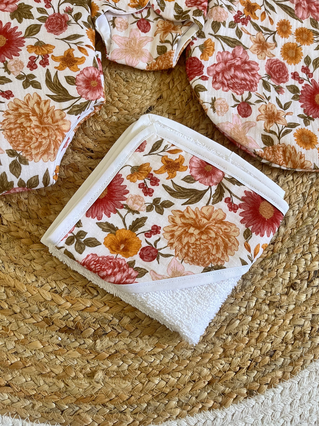 Ensemble pour poupée fleurie