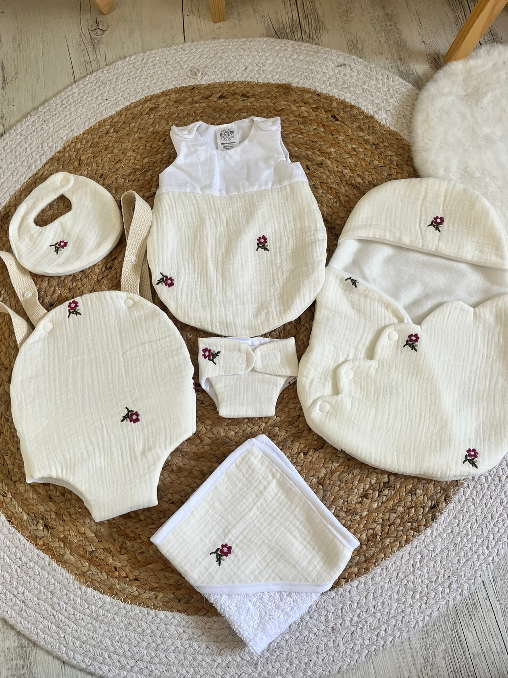 Ensemble pour poupée beige