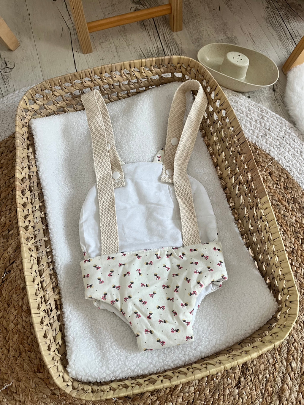 Porte bébé /poupée beige