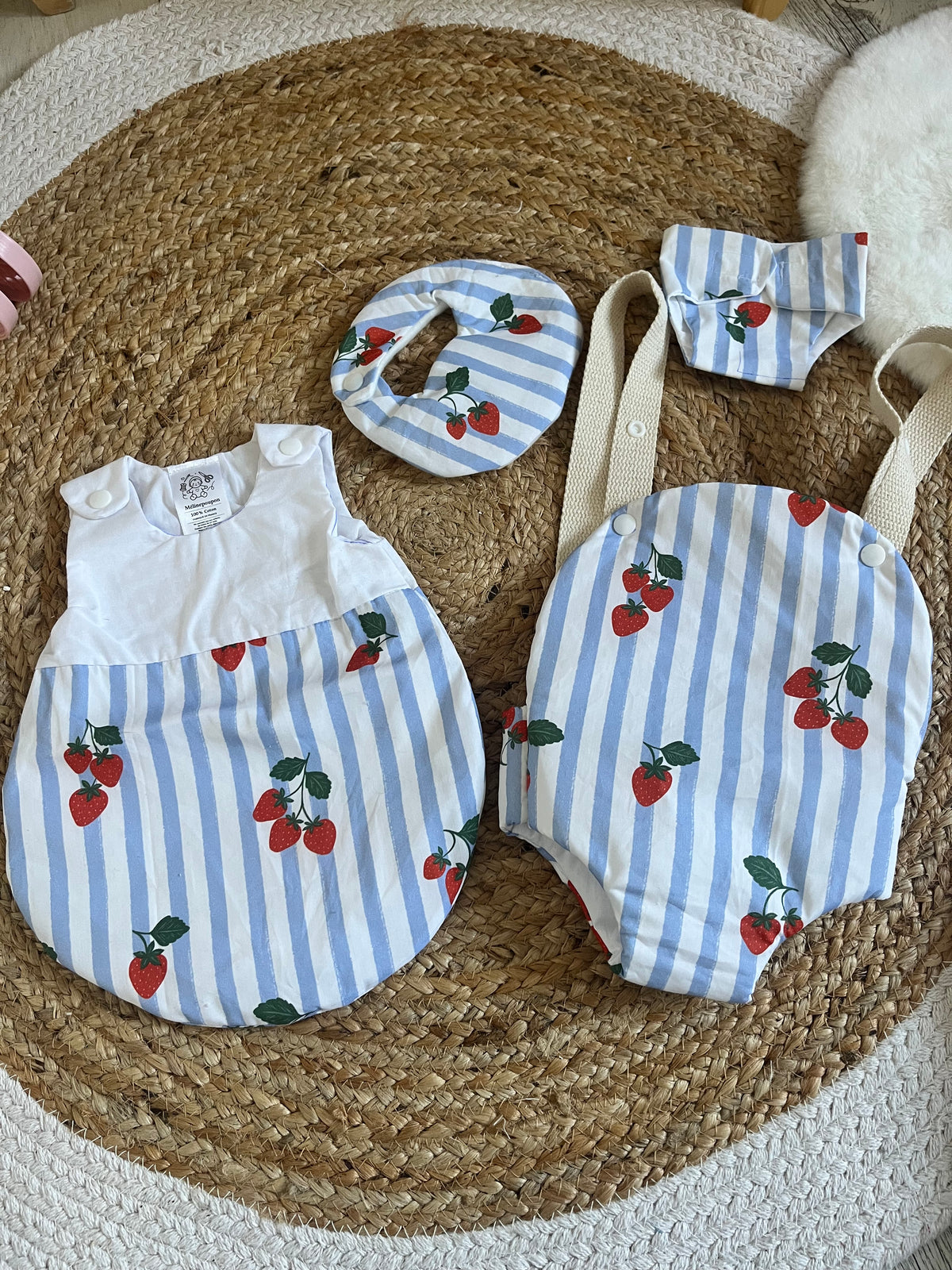 Ensemble complet poupée fraise 🍓