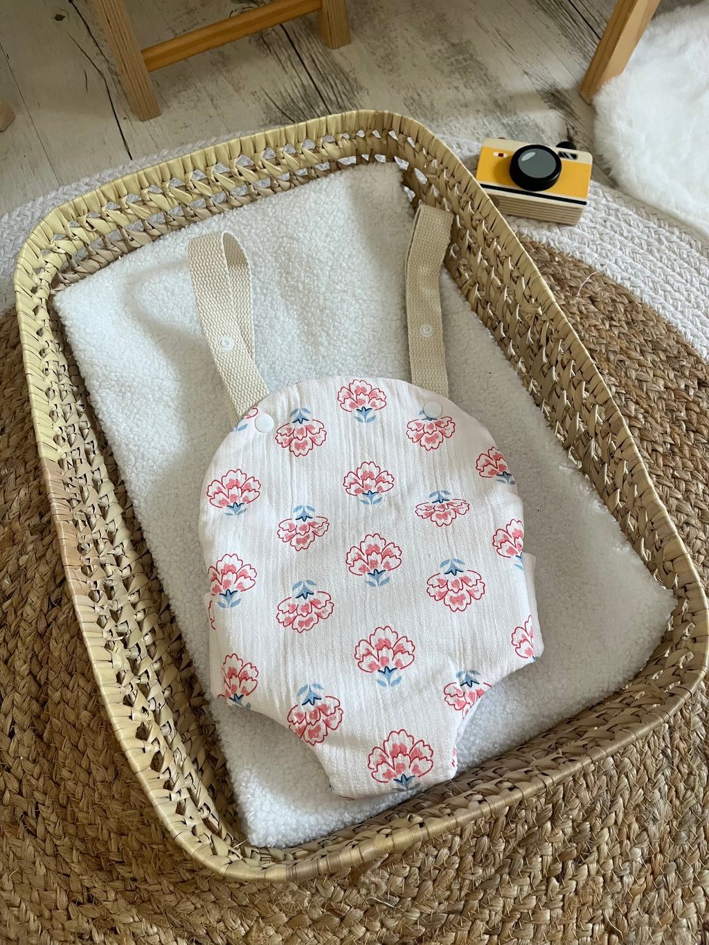 Porte bébé /poupée fleurie rose