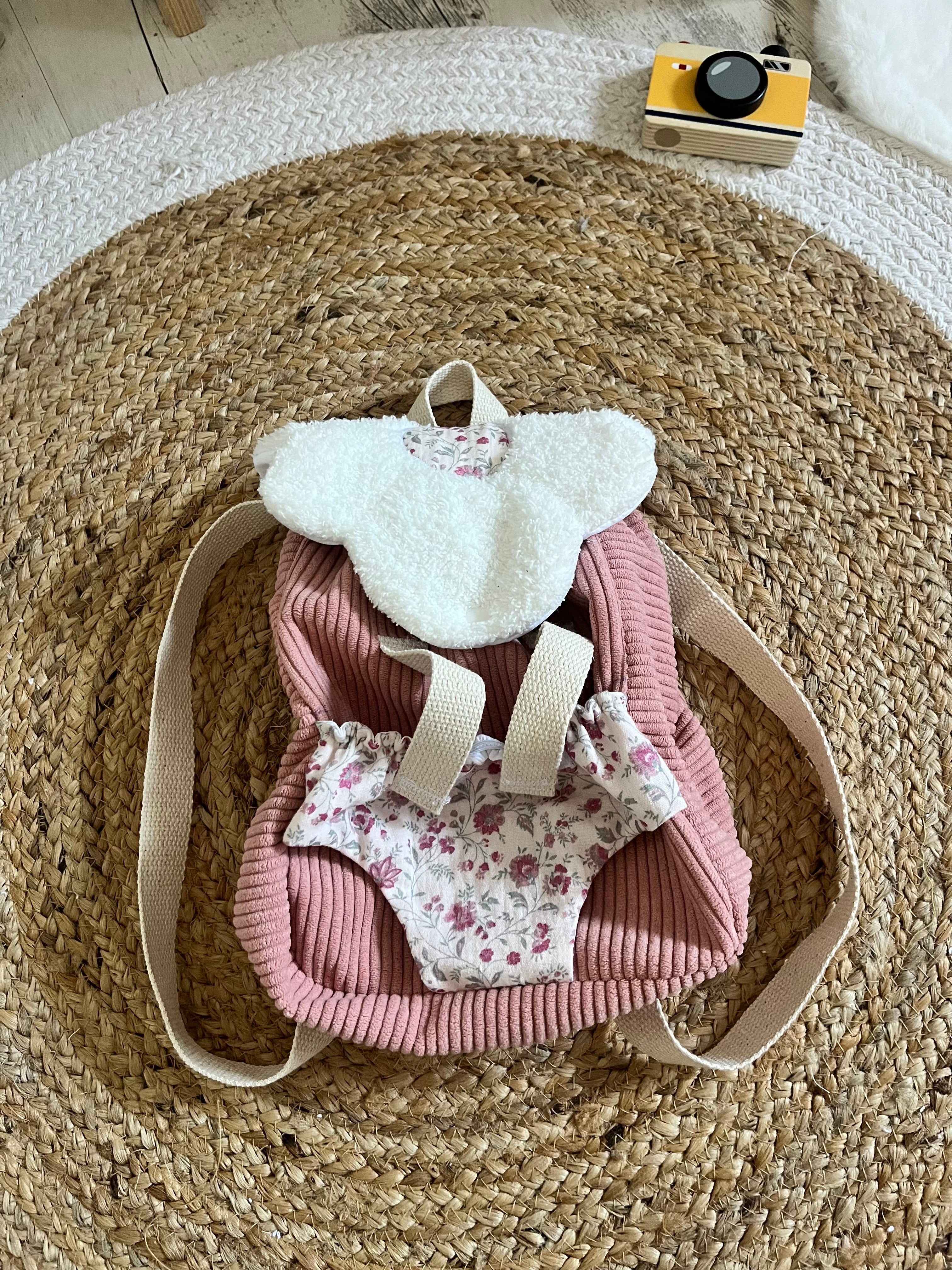 Sac à dos / porte poupée fleur rose