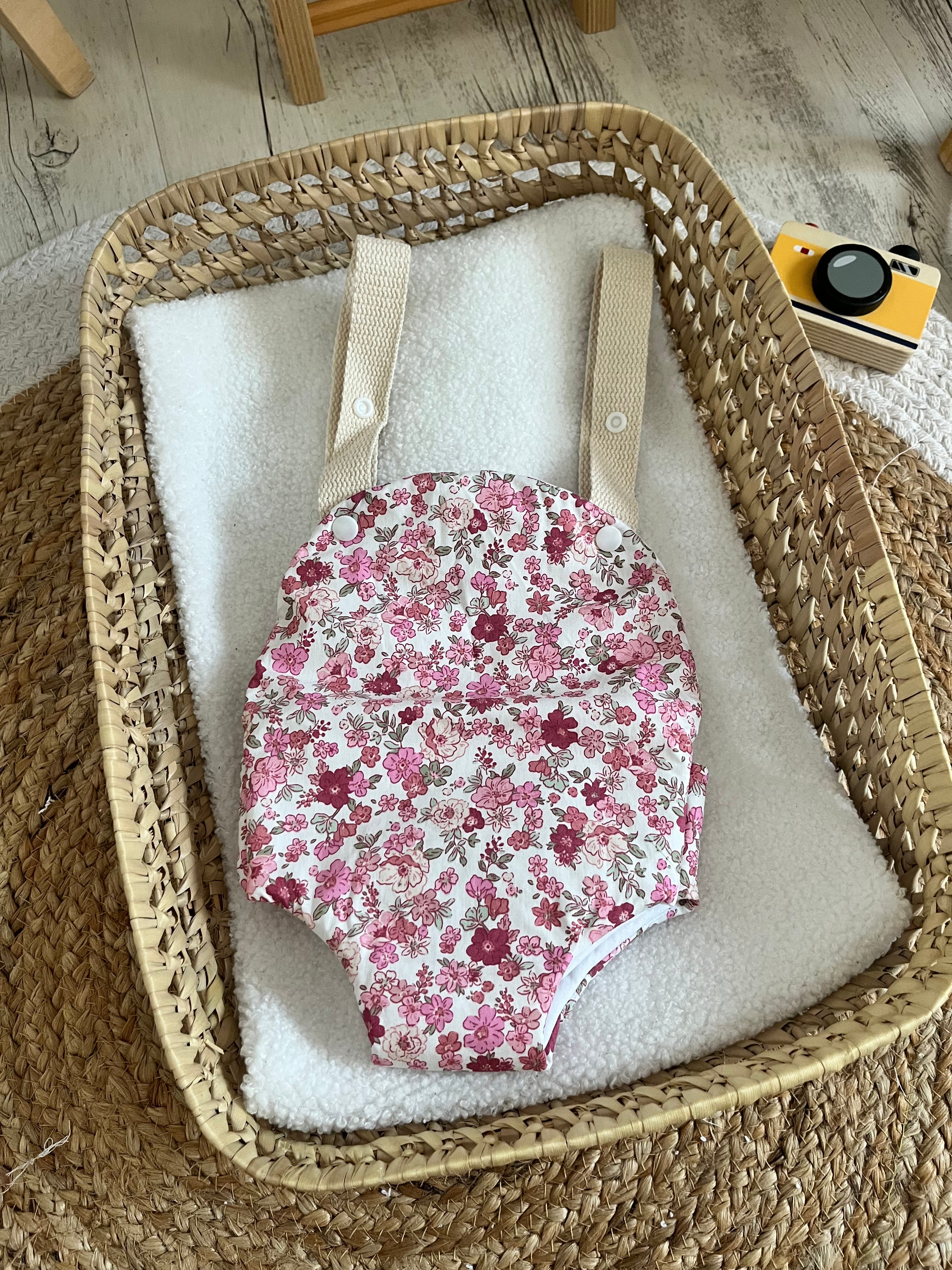 Porte bébé /poupée fleurie