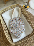 Porte bébé /poupée fleurie