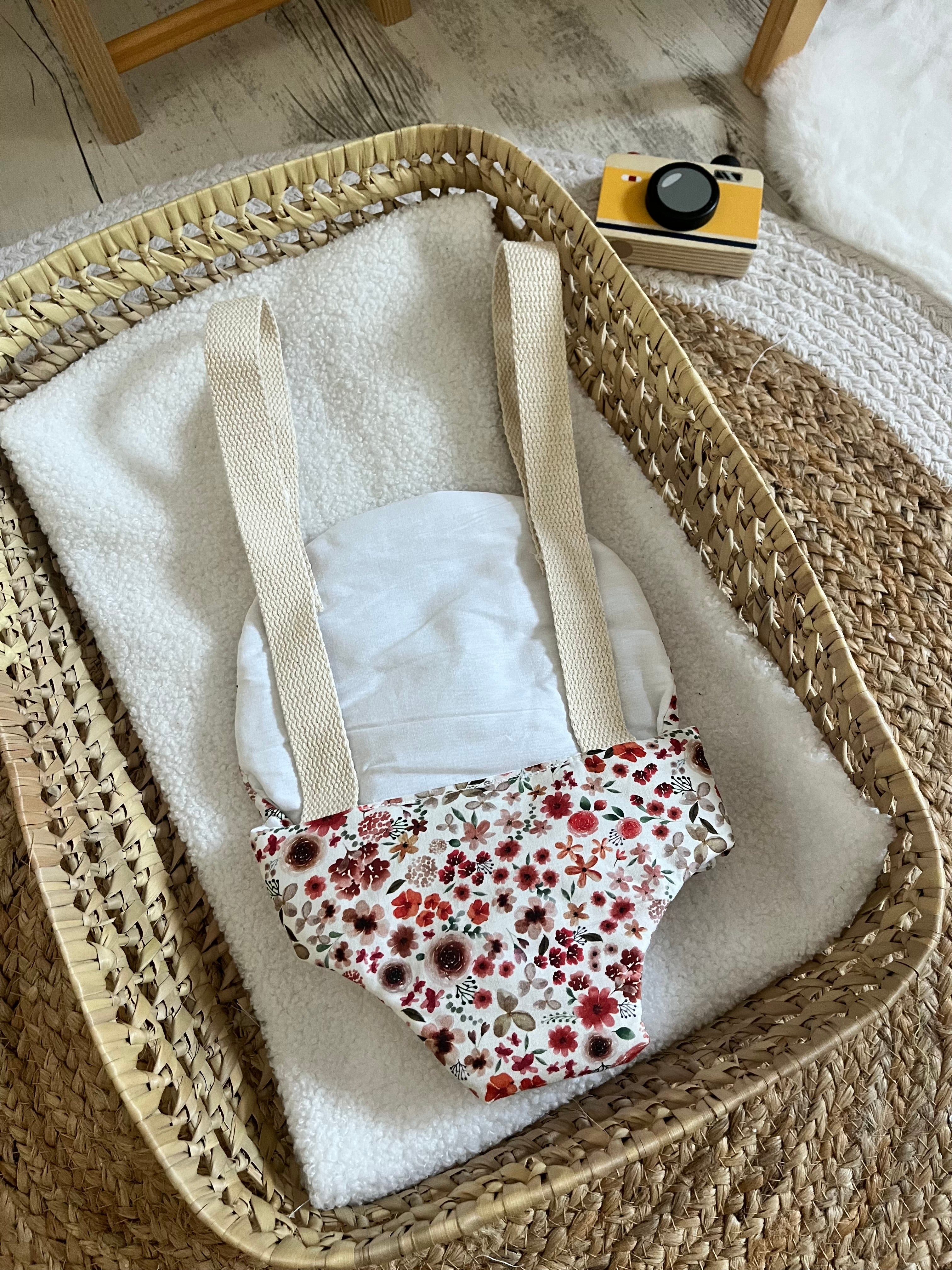 Porte bébé /poupée fleurie
