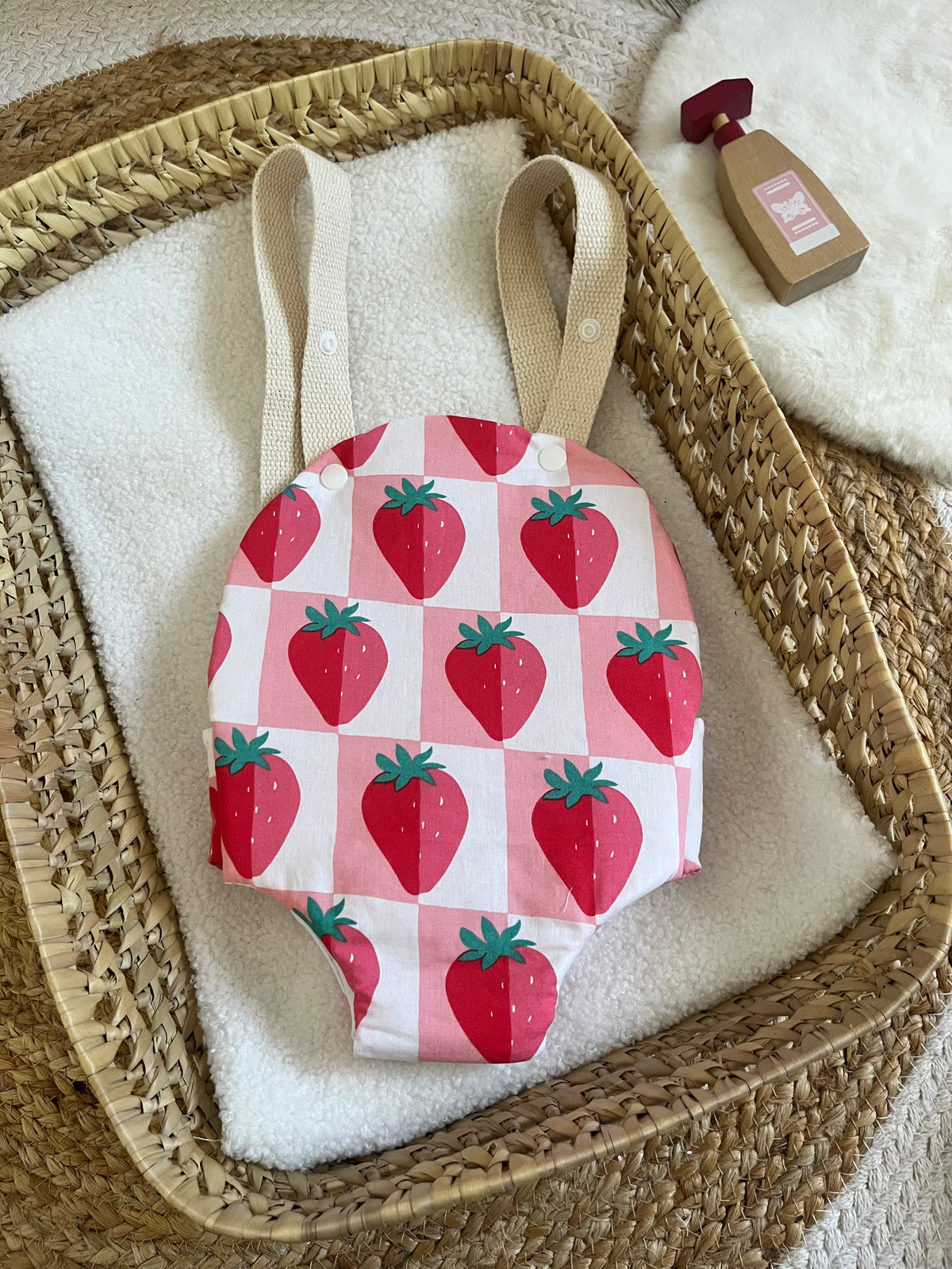 Porte bébé /poupée fraise 🍓