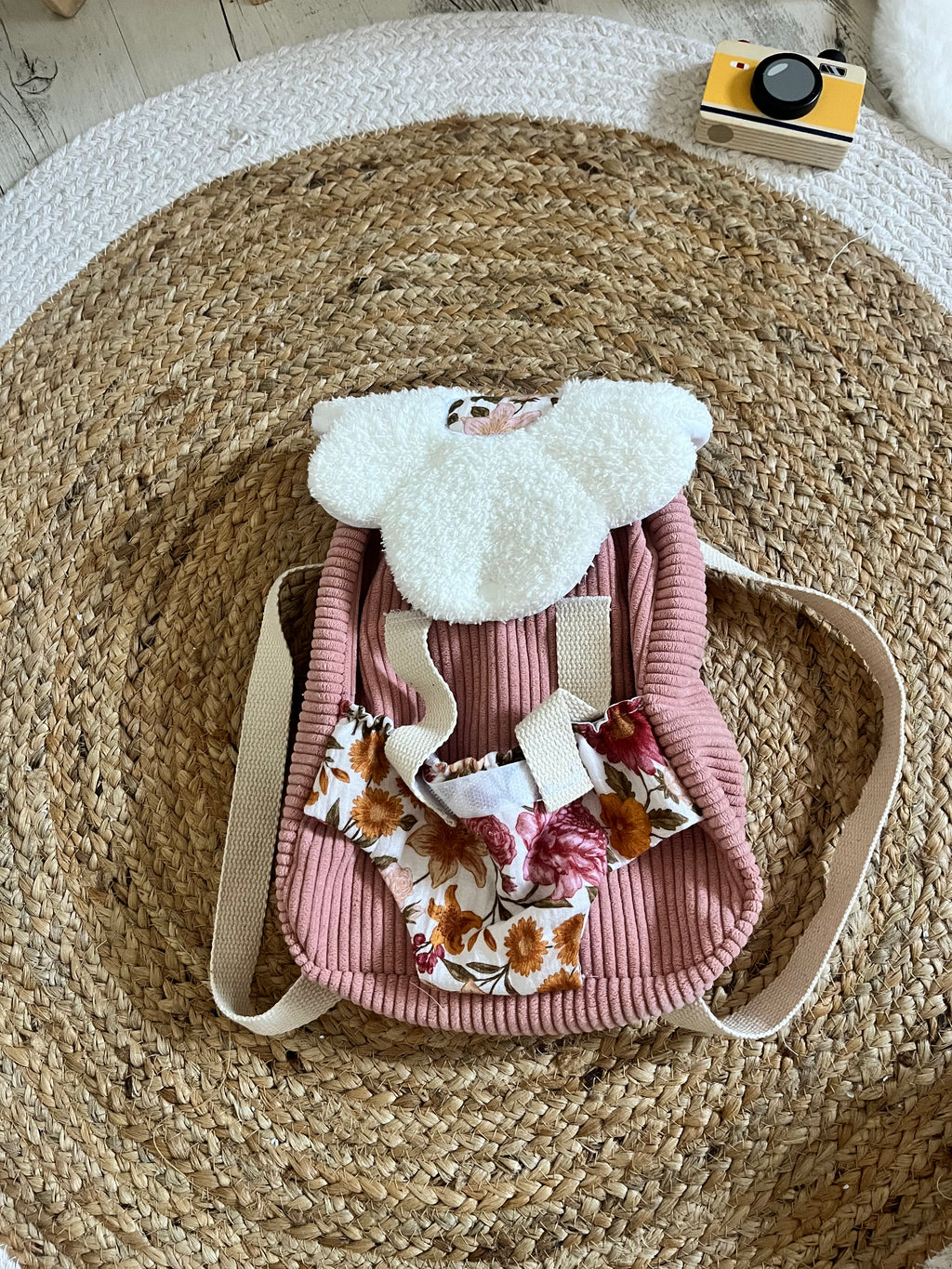 Sac à dos / porte poupée fleur