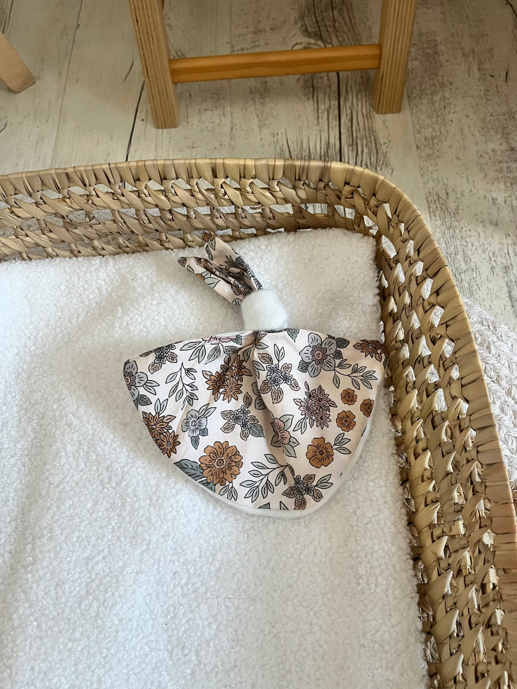 Doudou beige fleuri