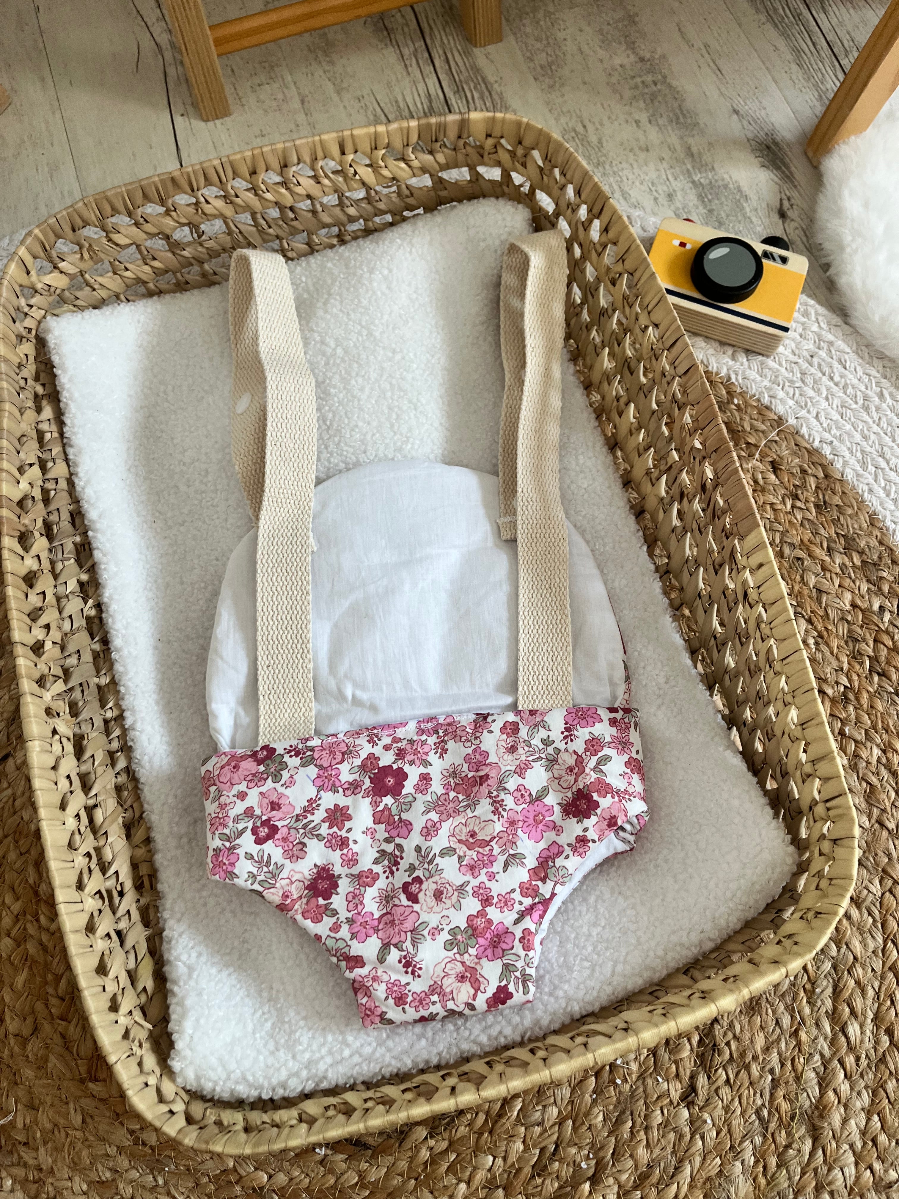 Porte bébé /poupée fleurie