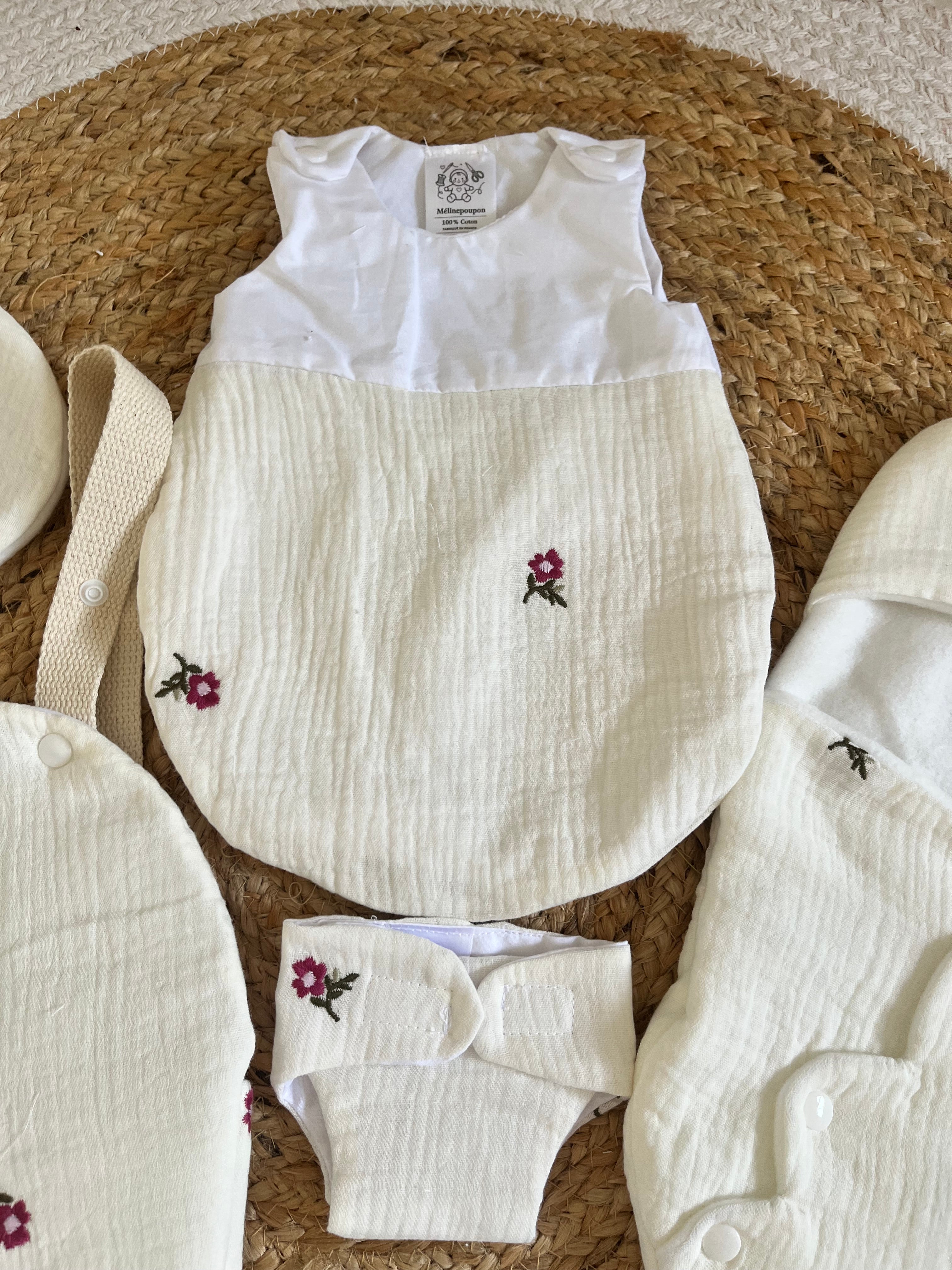 Ensemble pour poupée beige