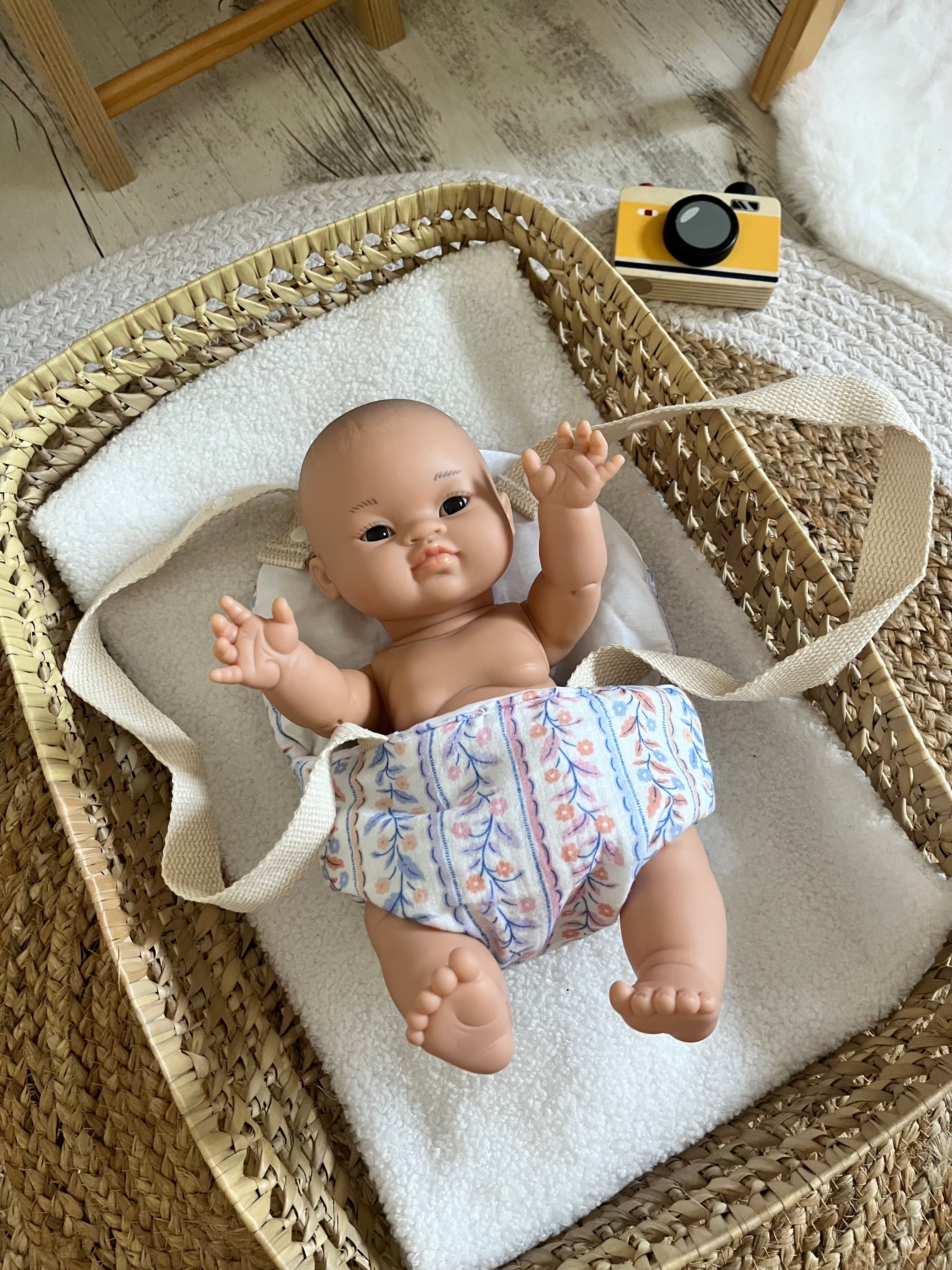 Porte bébé /poupée fleurie