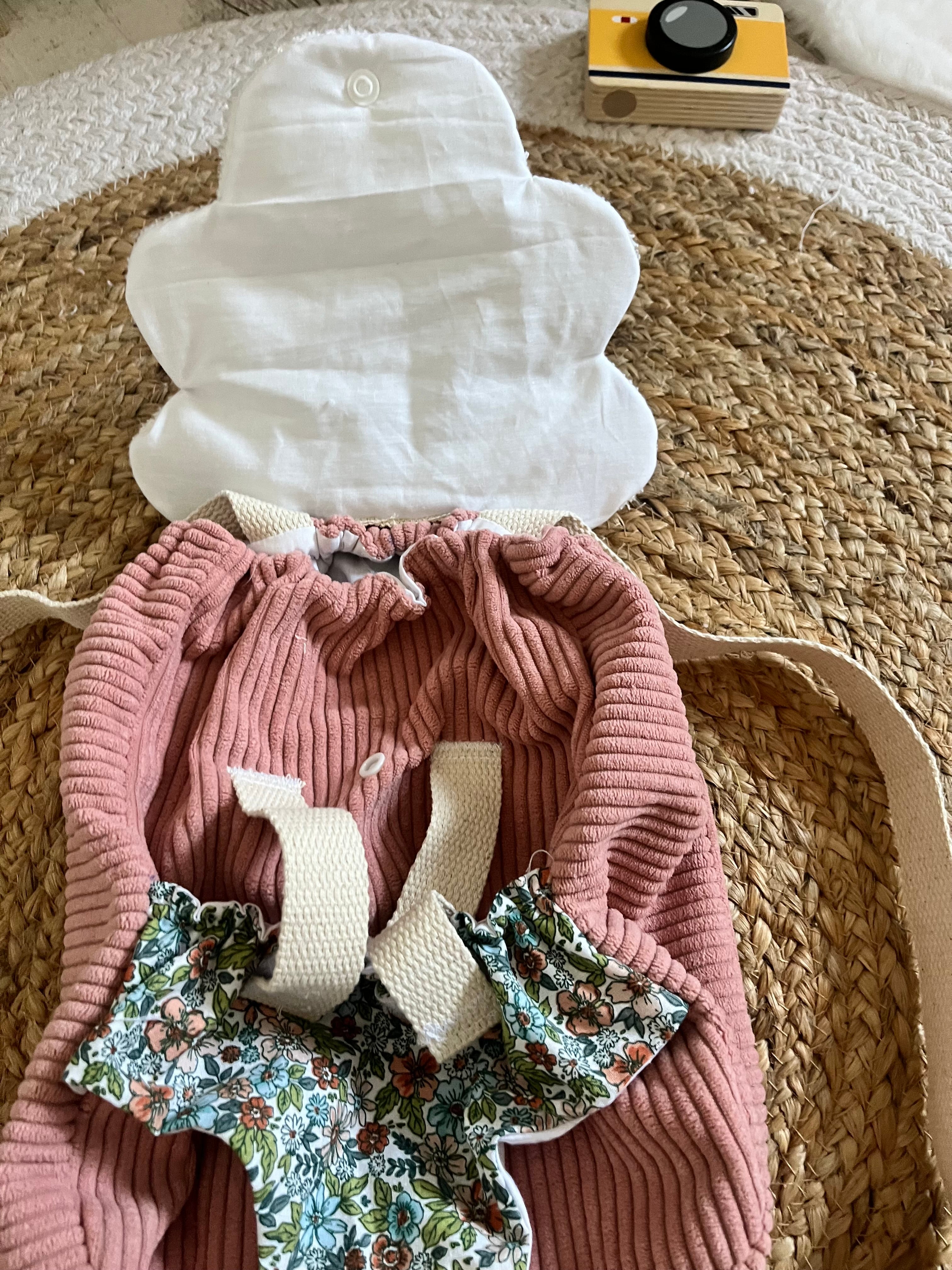 Sac à dos / porte poupée fleur vert