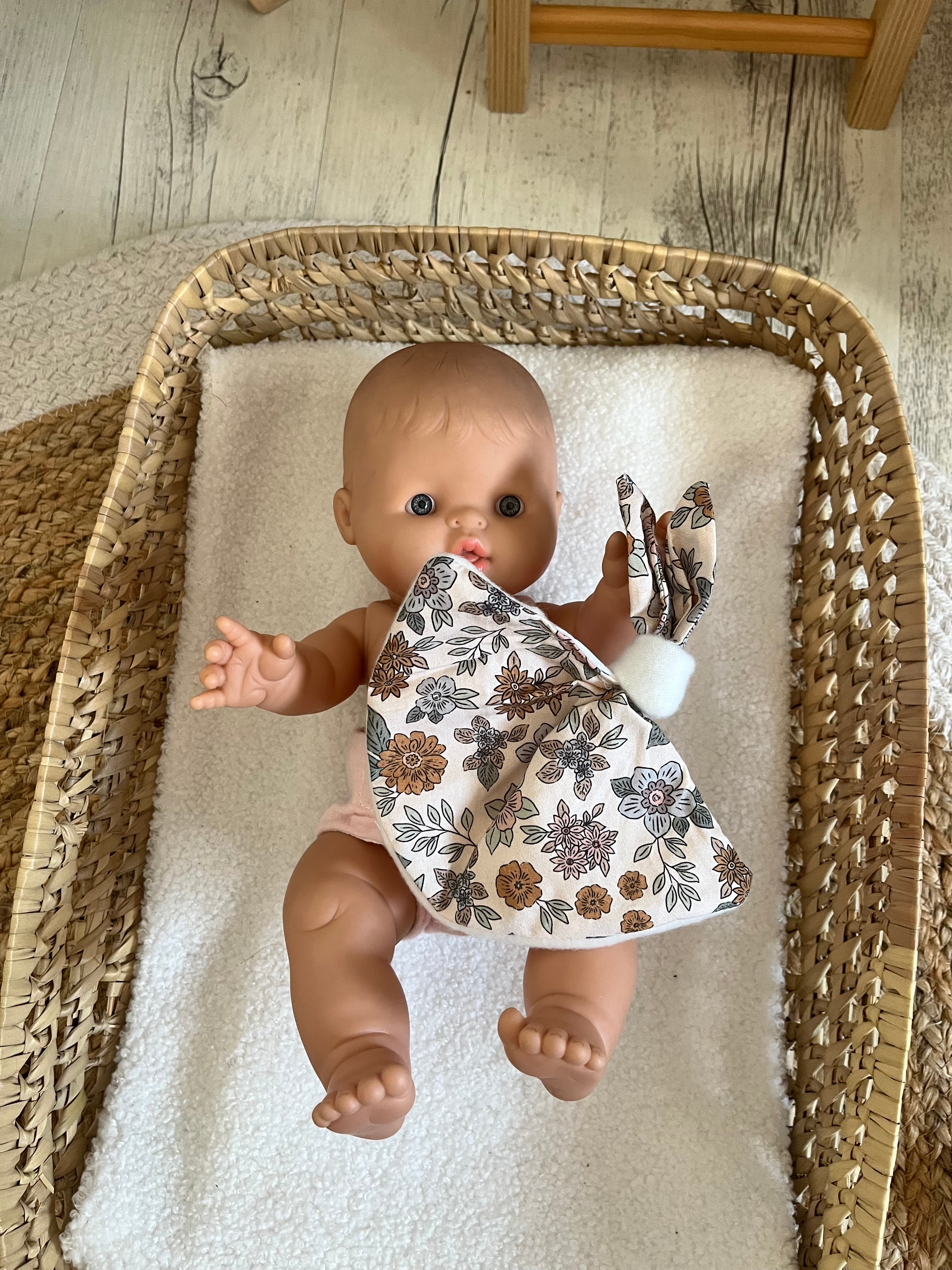 Doudou beige fleuri