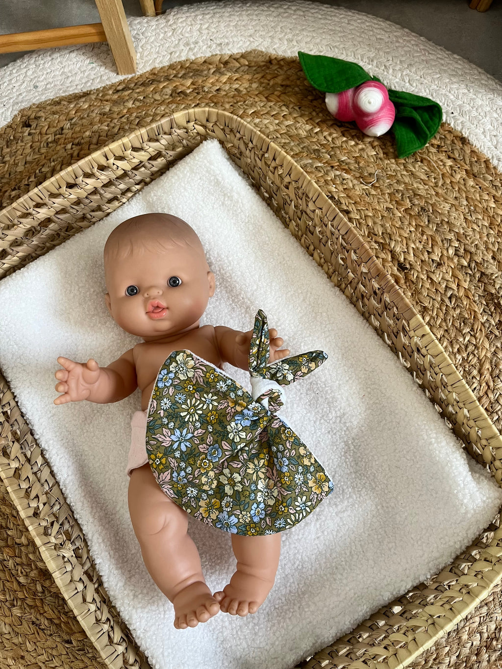 Doudou vert fleuri