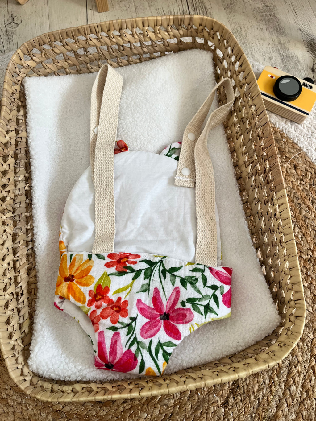 Porte bébé /poupée colorée