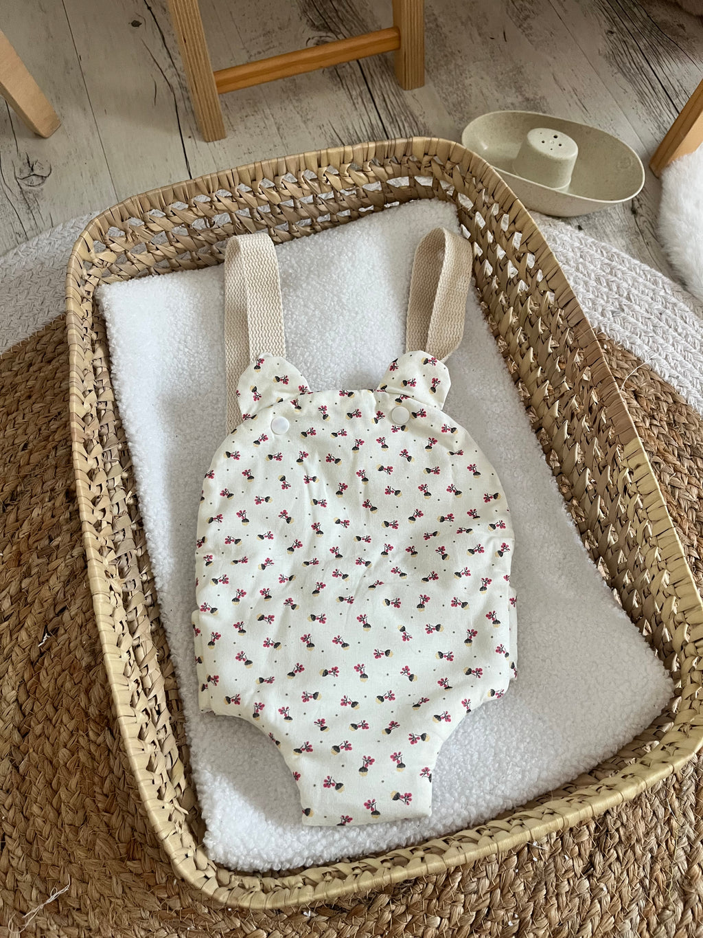 Porte bébé /poupée beige
