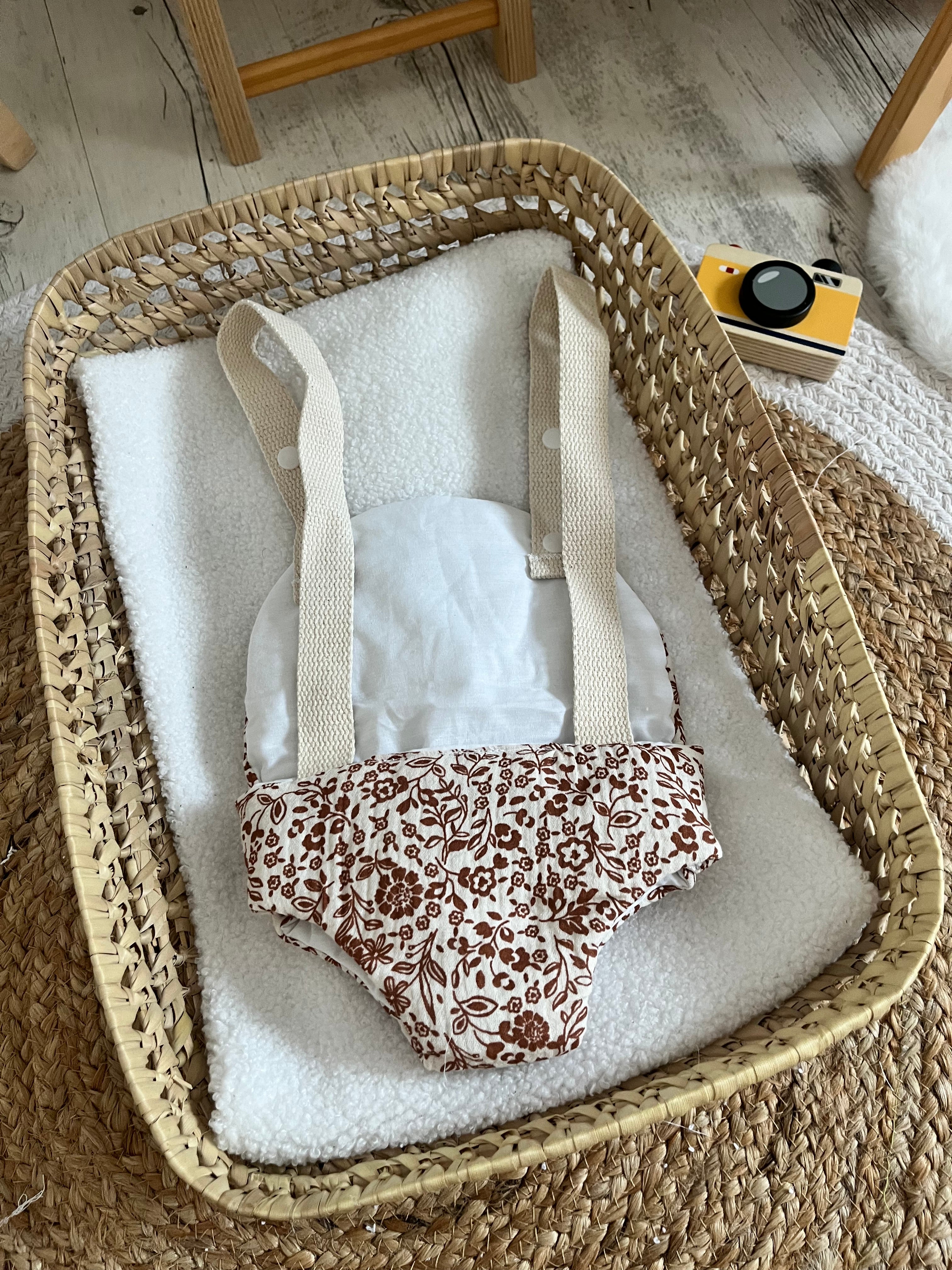 Porte bébé /poupée marron