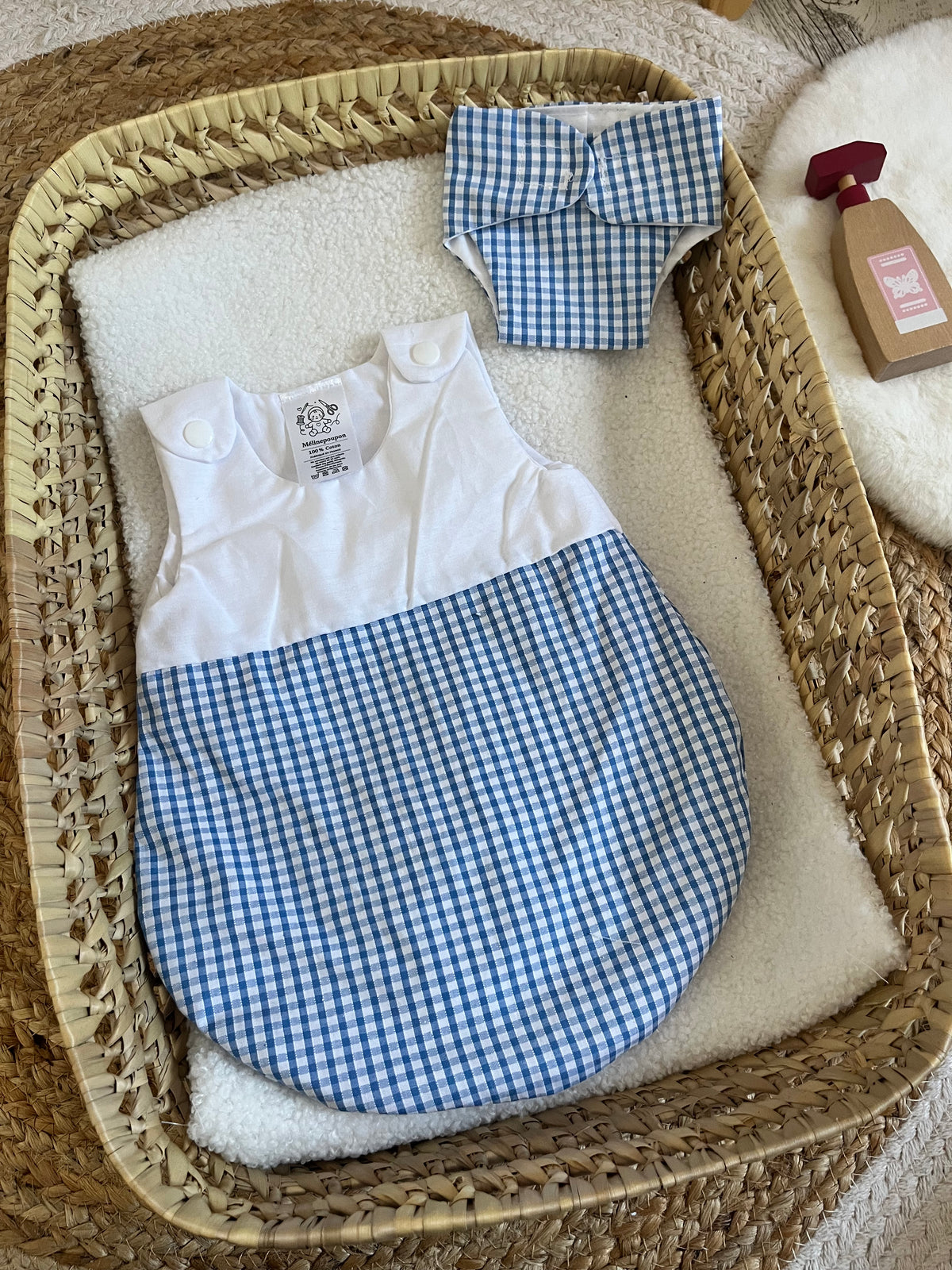 Gigoteuse + couche Vichy bleu