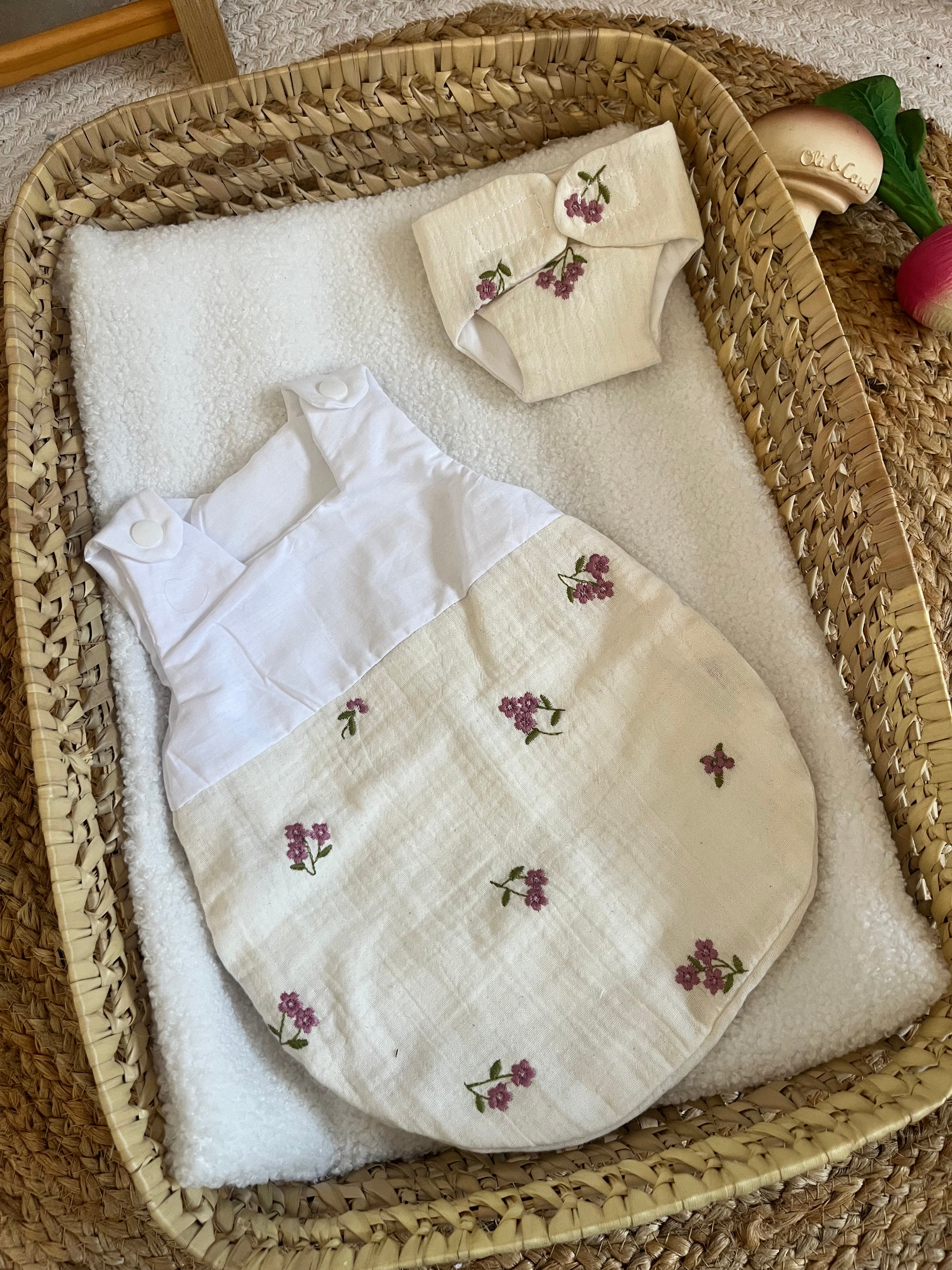 Gigoteuse + couche fleur violette