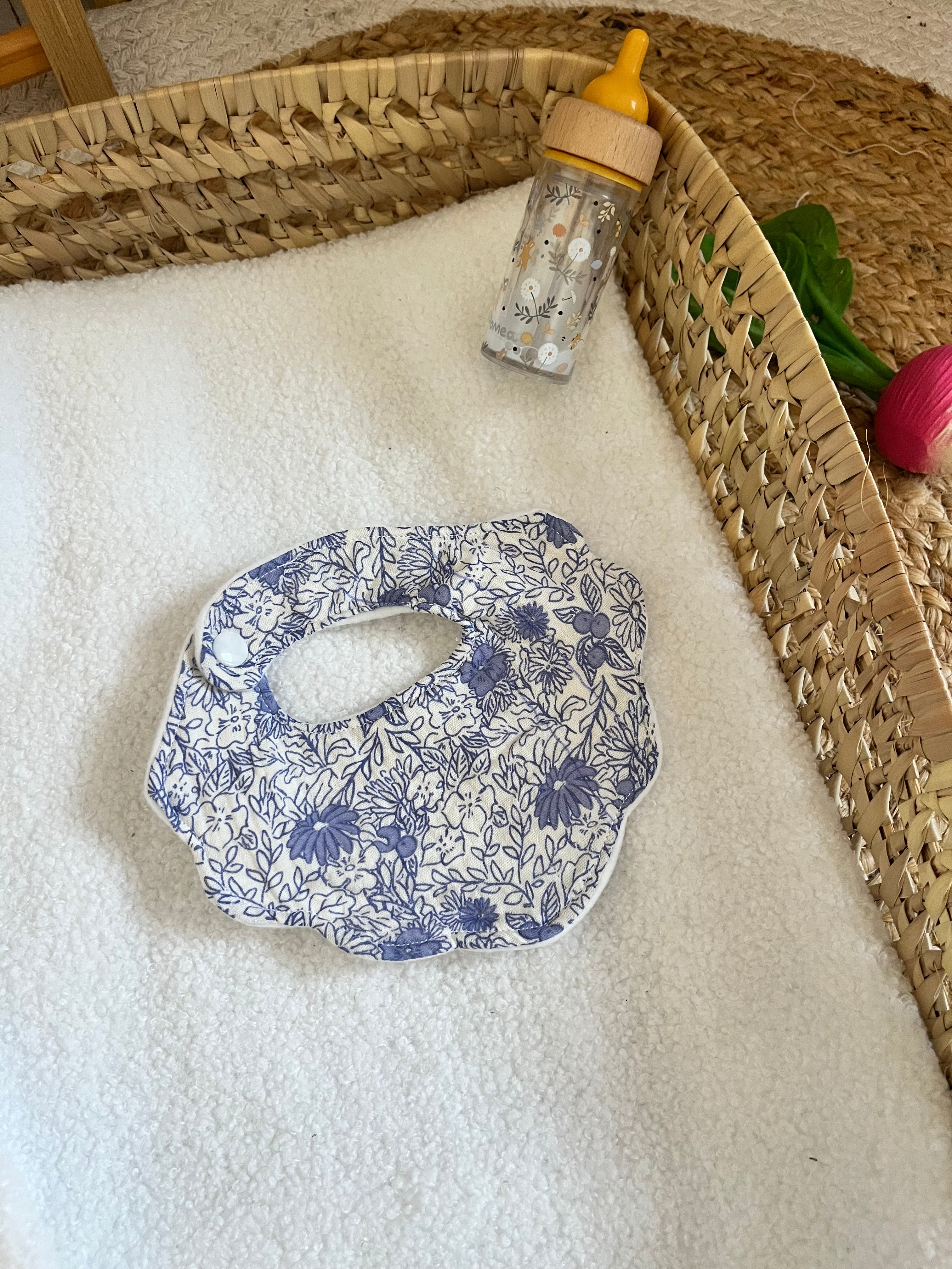 Bavoir poupée bleu