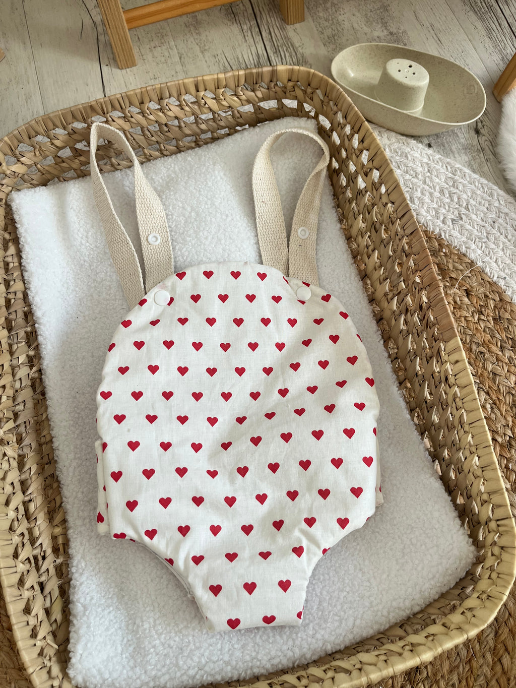 Porte bébé /poupée beige cœur ❤️