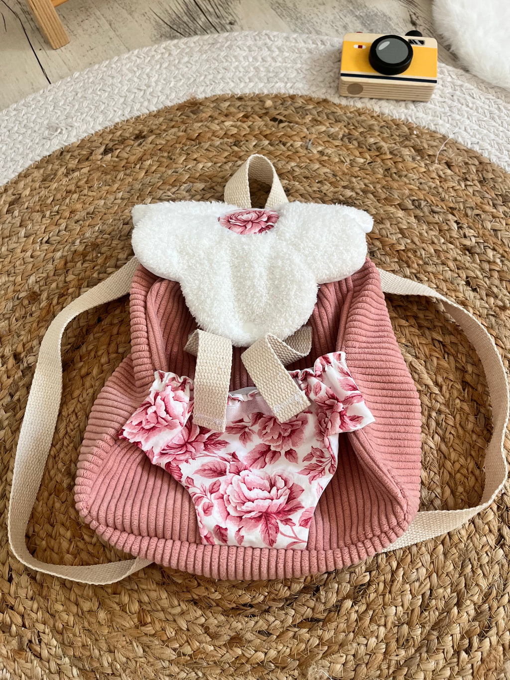 Sac à dos / porte poupée rose