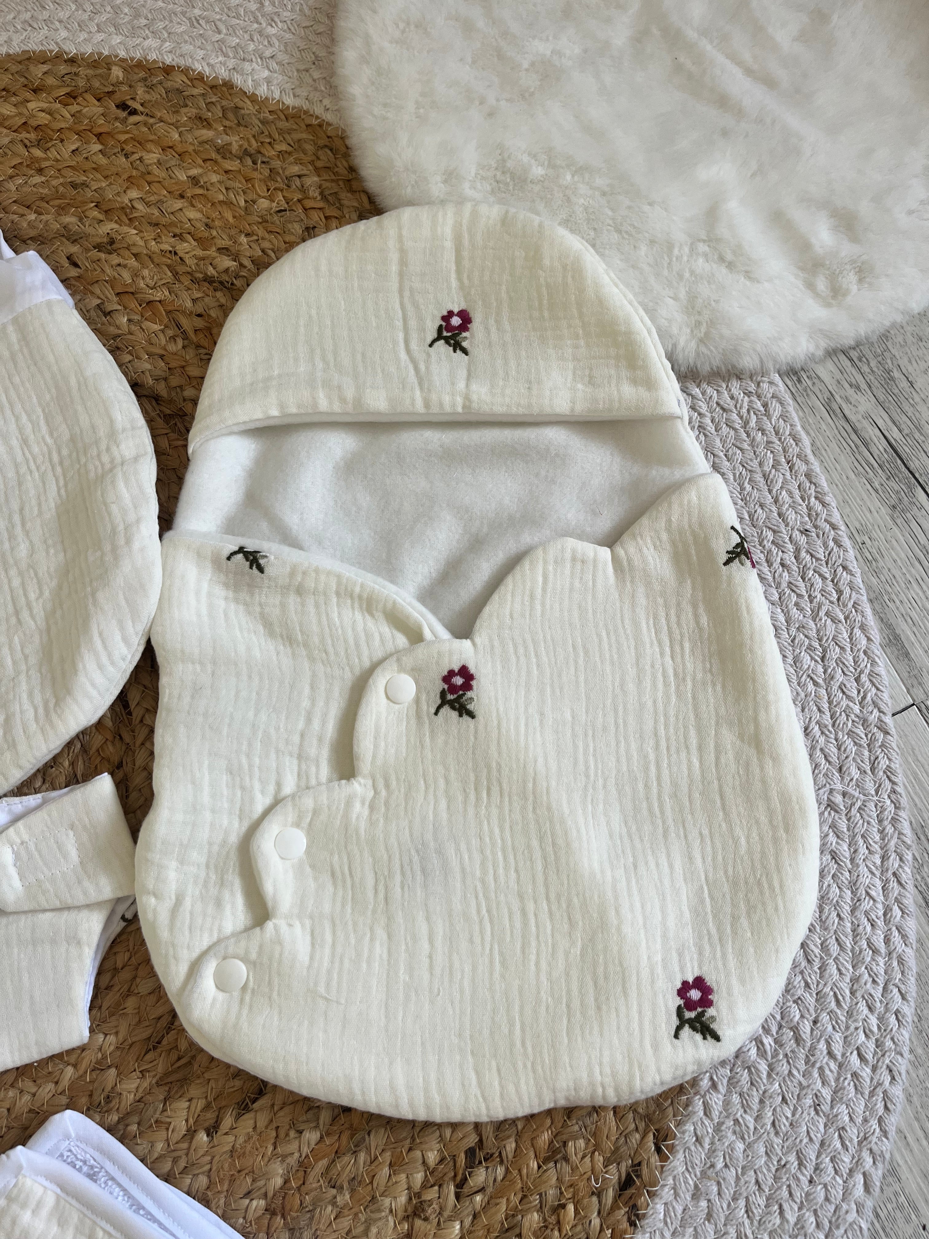 Ensemble pour poupée beige